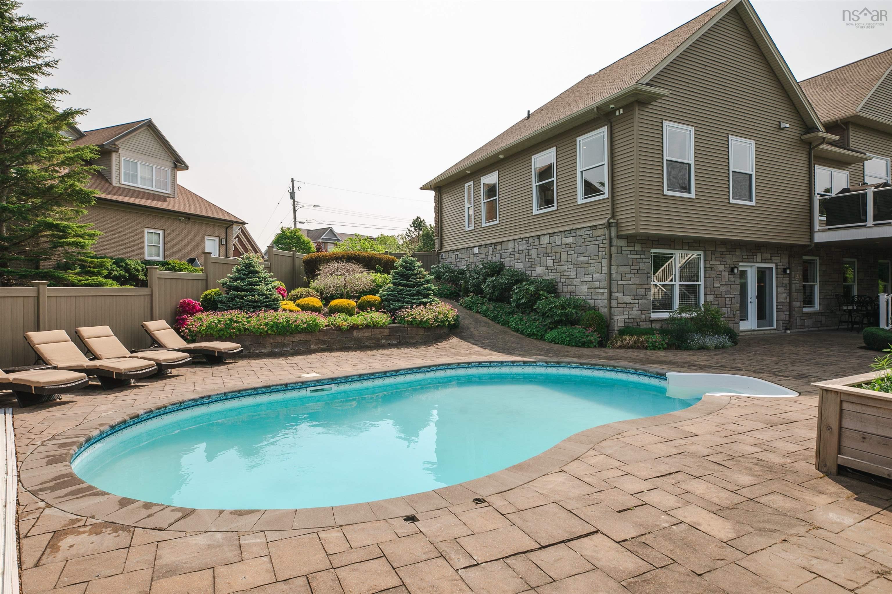 $2,495,000.00: 104 Shaughnessy Place, Bedford