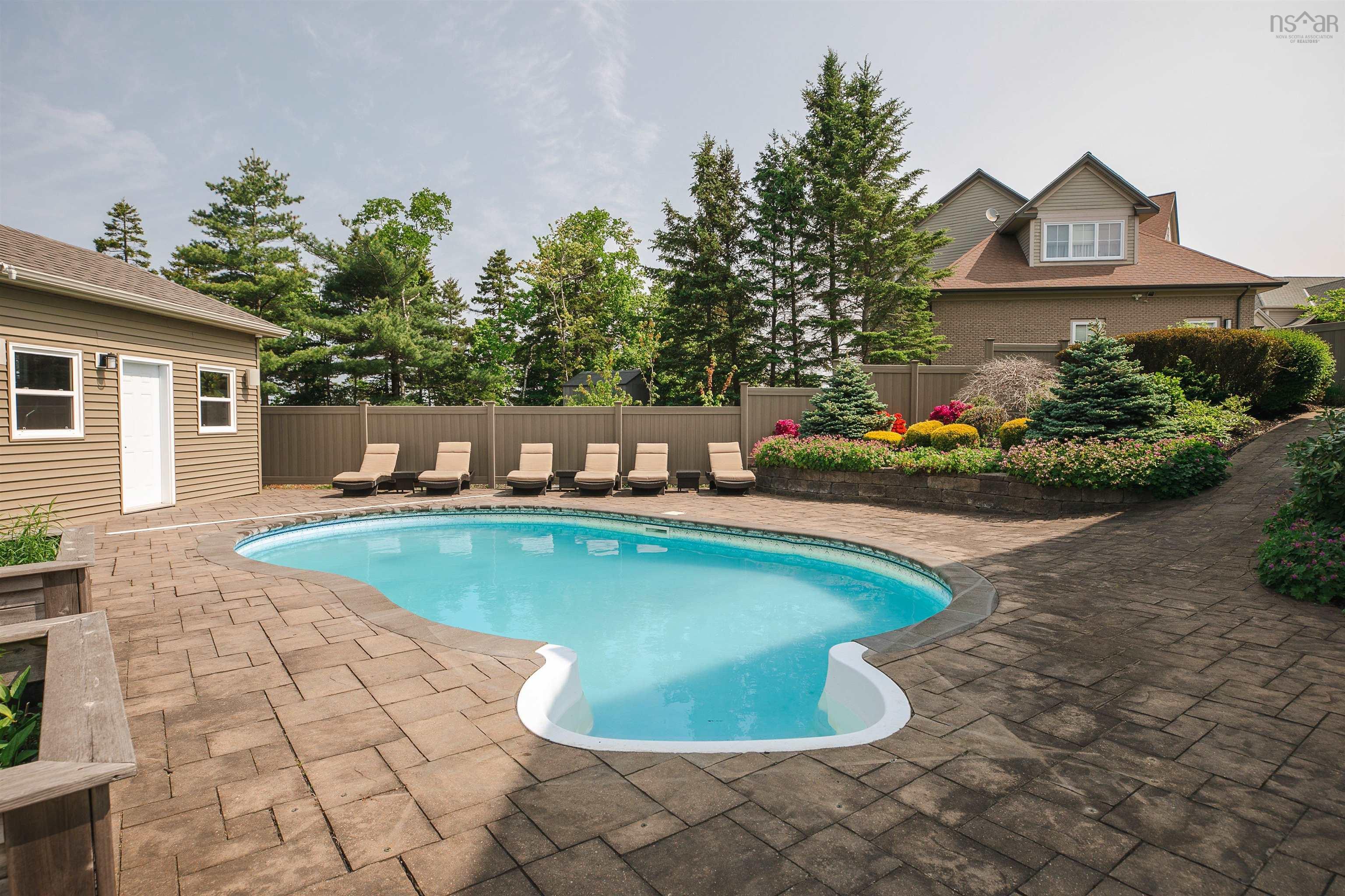 $2,495,000.00: 104 Shaughnessy Place, Bedford