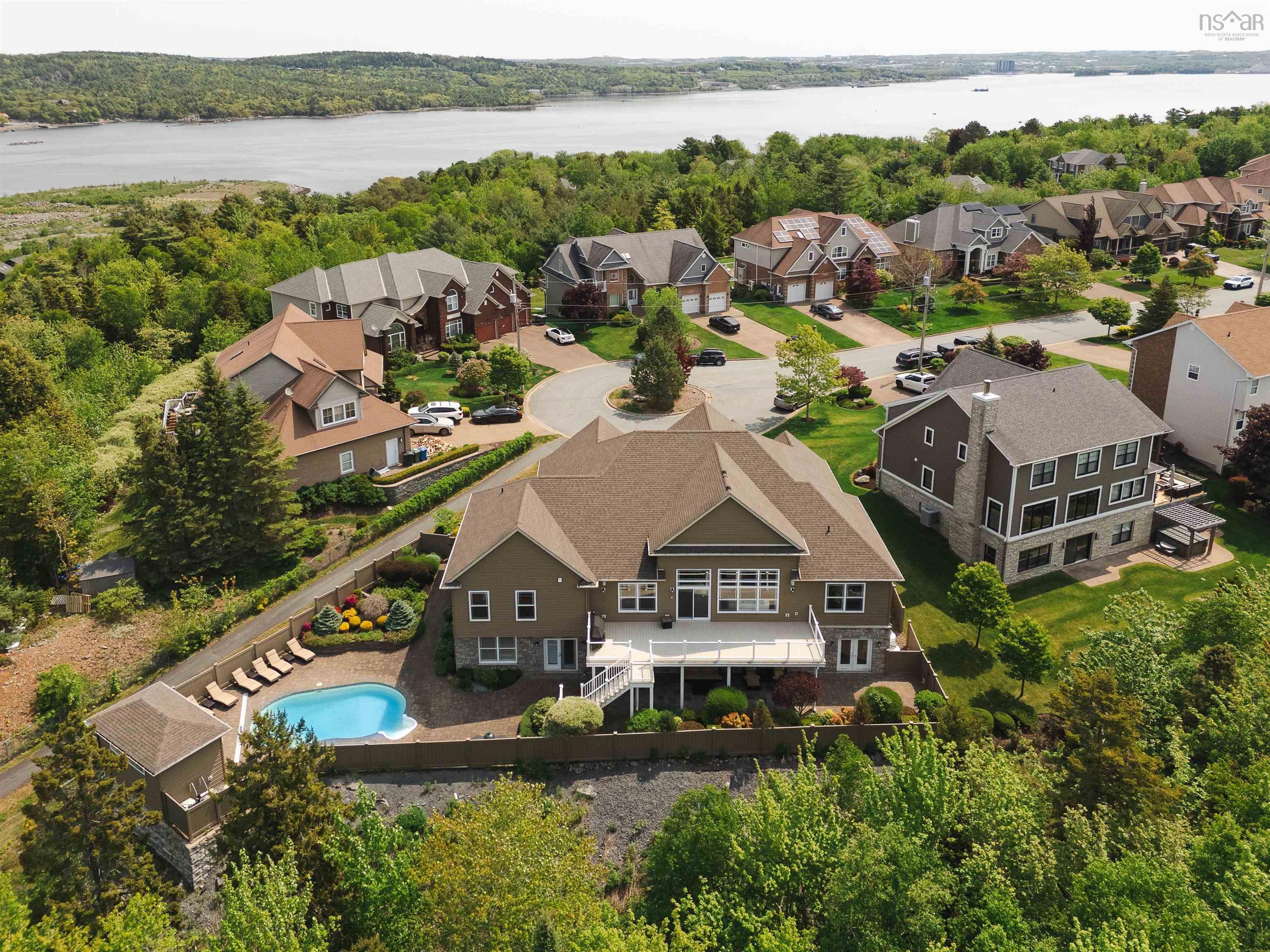 $2,495,000.00: 104 Shaughnessy Place, Bedford