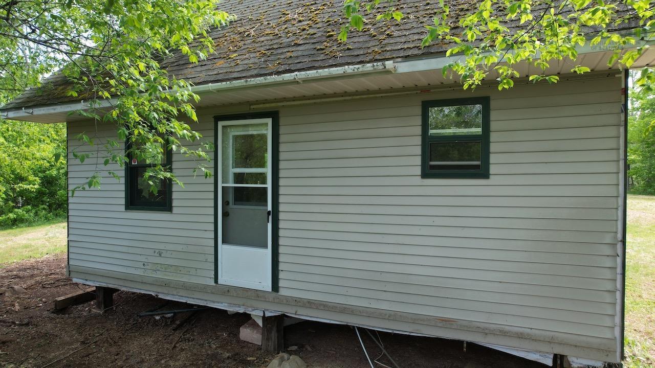 $329,000.00: 6327 Hwy 321 Highway, Roslin
