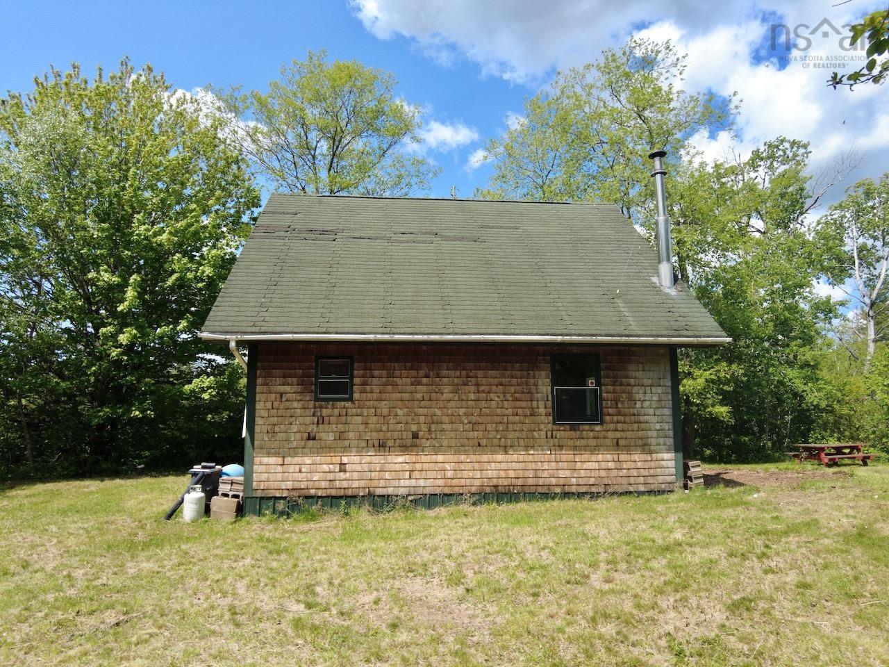 $329,000.00: 6327 Hwy 321 Highway, Roslin
