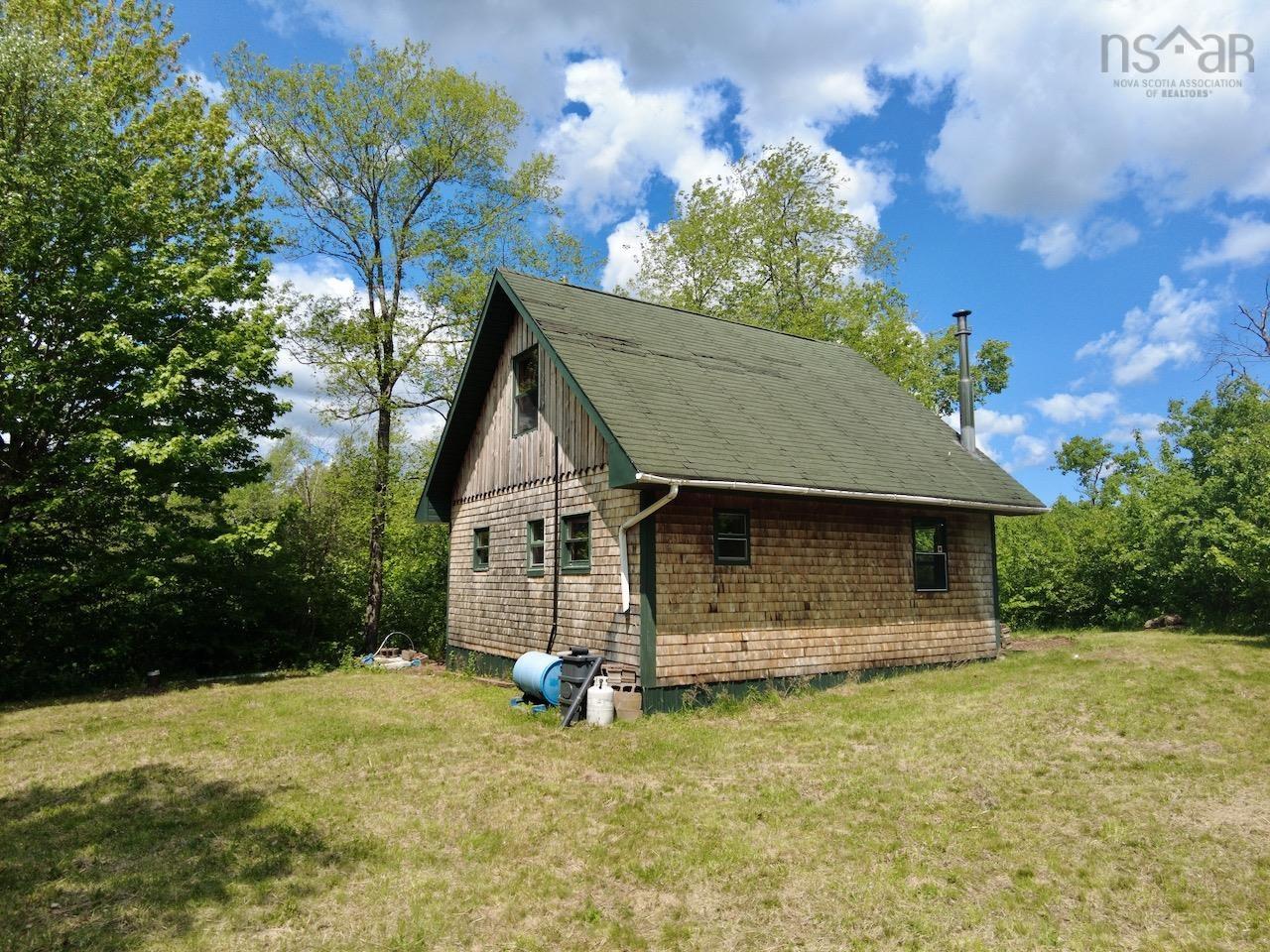 $329,000.00: 6327 Hwy 321 Highway, Roslin
