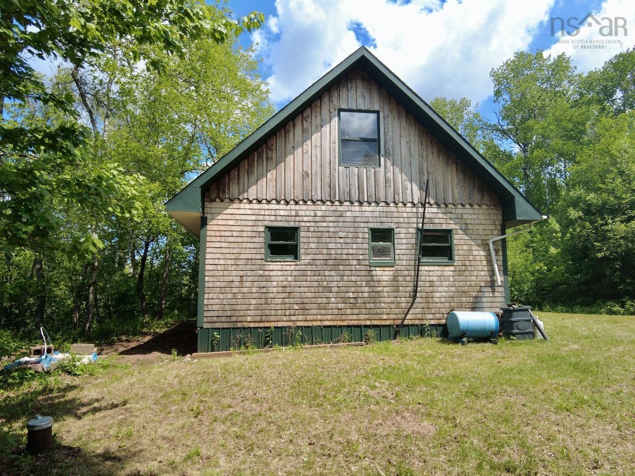 $329,000.00: 6327 Hwy 321 Highway, Roslin