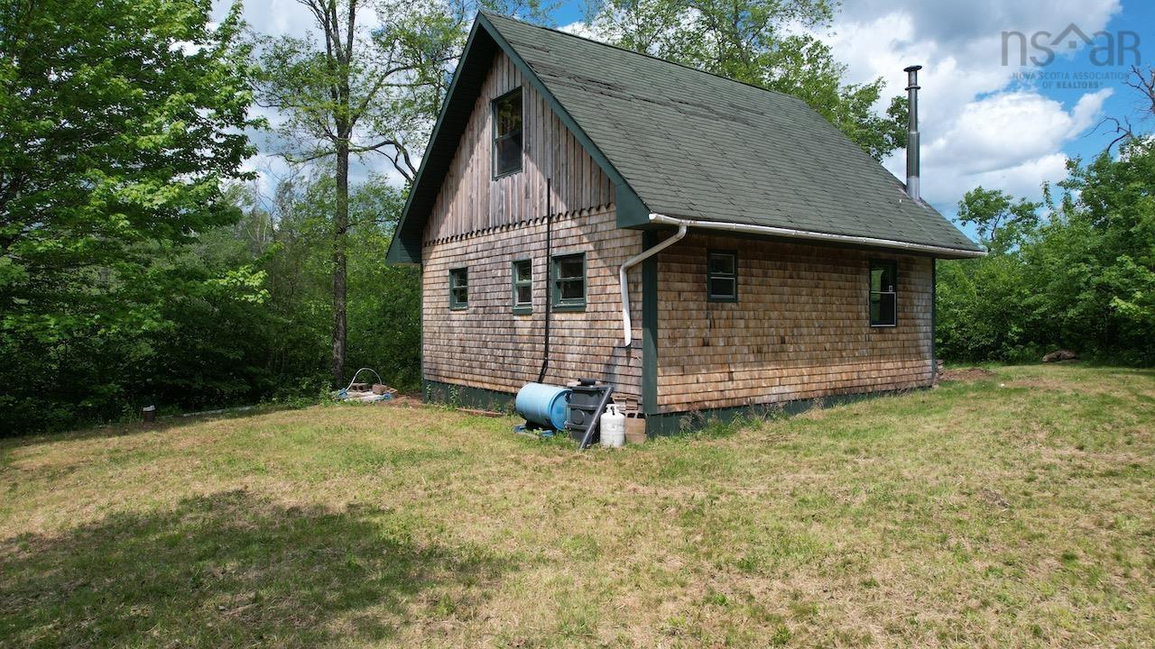 $329,000.00: 6327 Hwy 321 Highway, Roslin