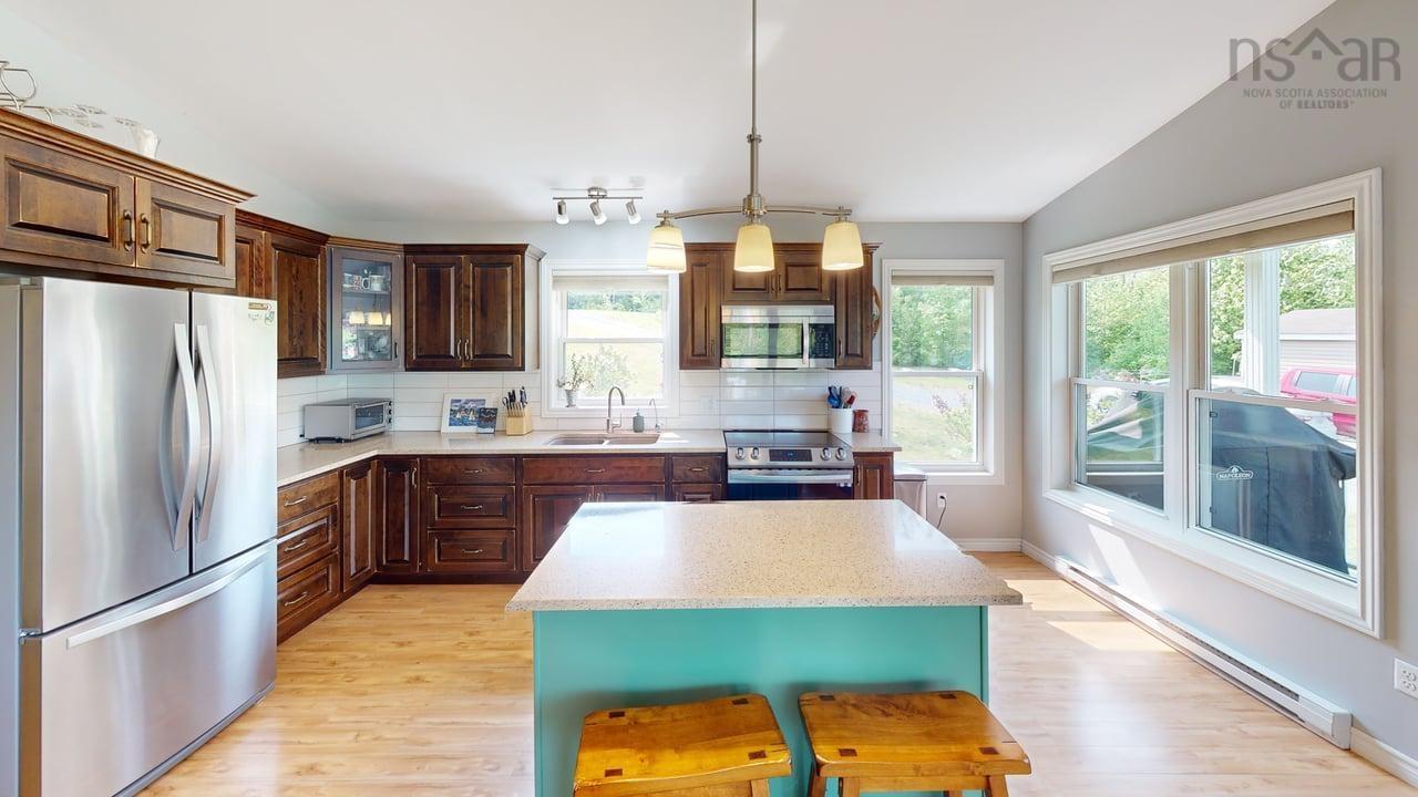 $535,000.00: 13791 Nova Scotia Trunk 7, Lochiel Lake