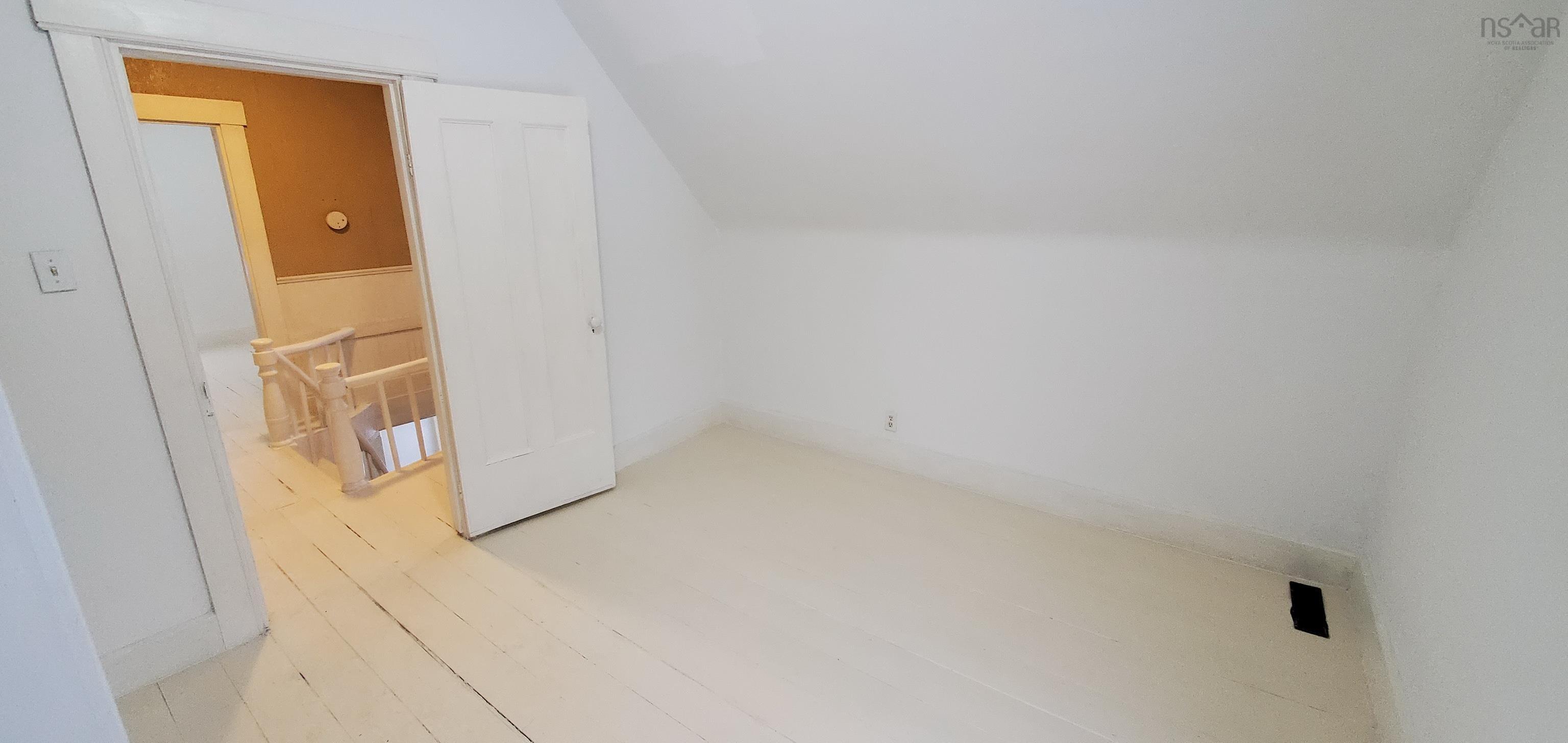 $270,000.00: 44 Confederation Road, Diligent River