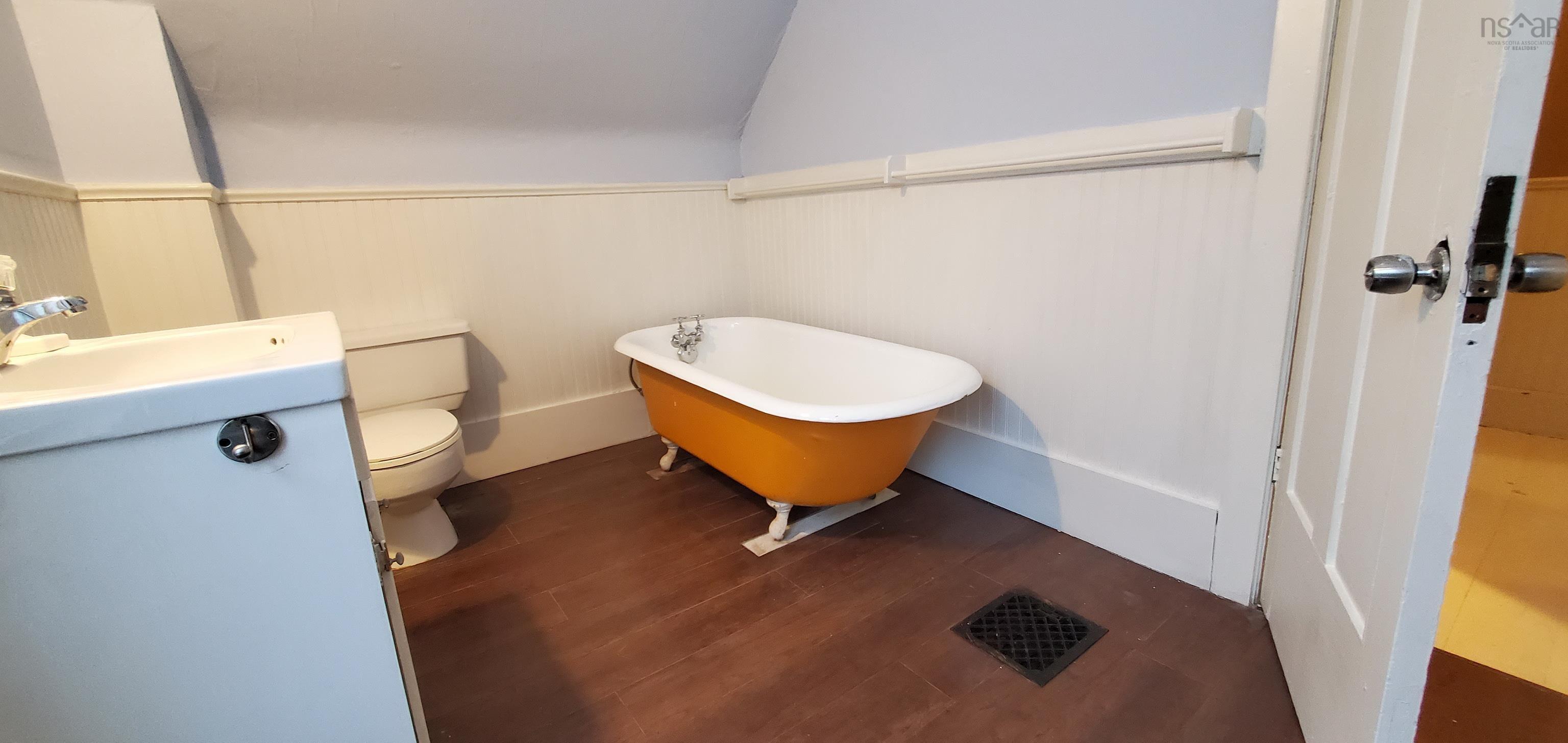 $270,000.00: 44 Confederation Road, Diligent River