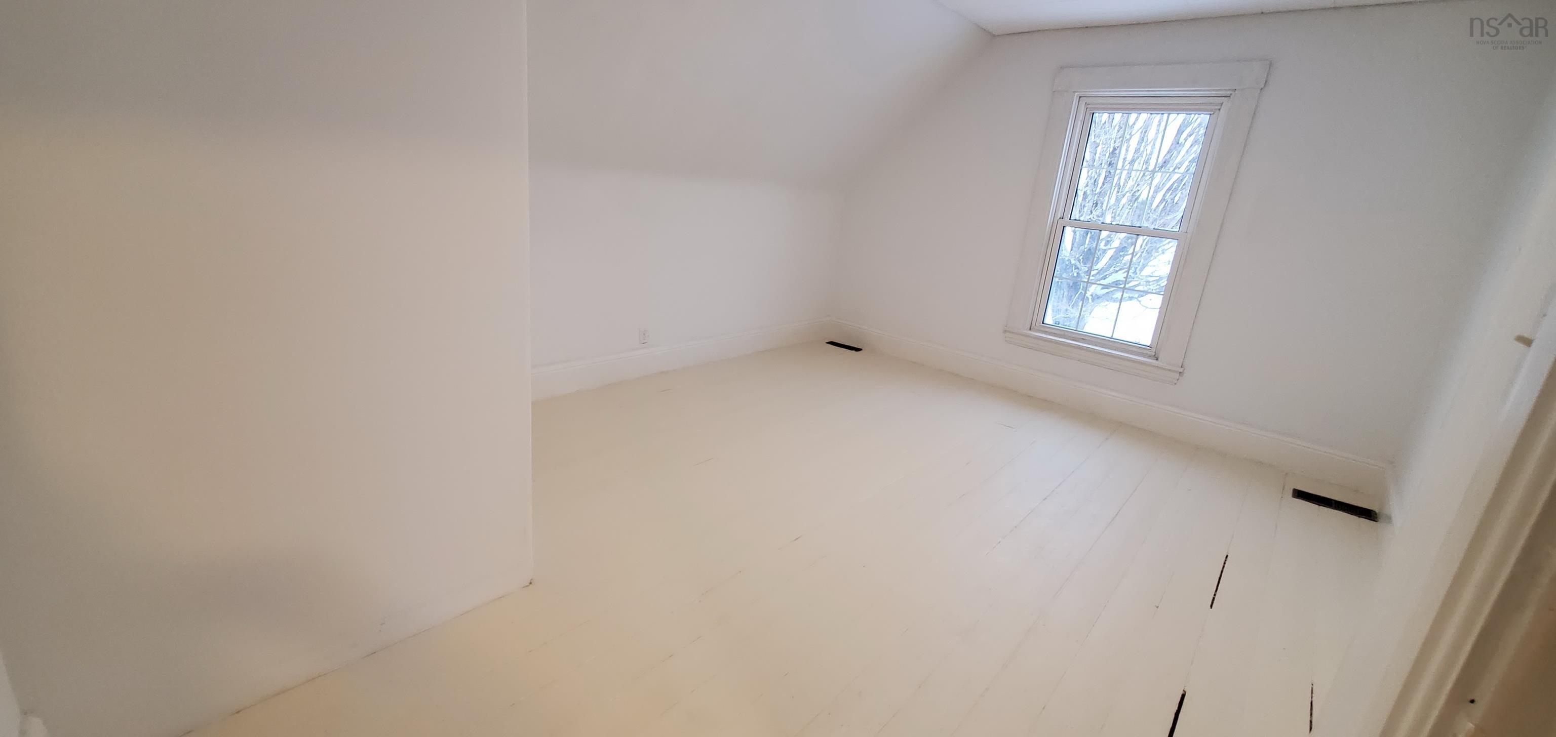 $270,000.00: 44 Confederation Road, Diligent River