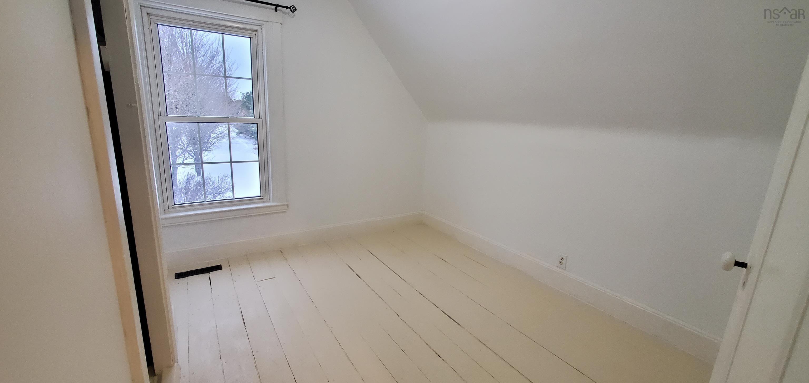 $270,000.00: 44 Confederation Road, Diligent River