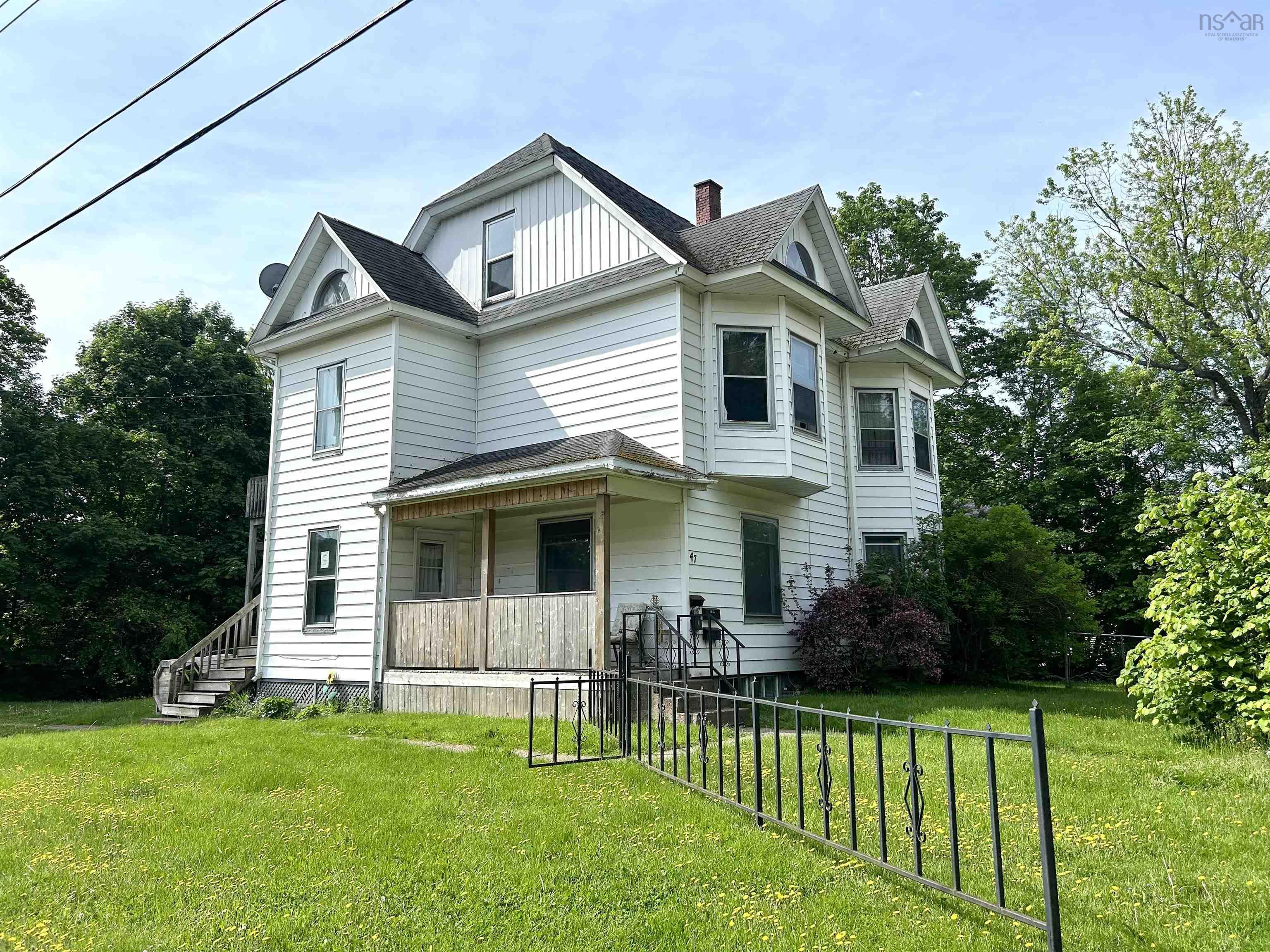 47 Spring Street, Amherst, NS (MLS 202514280)