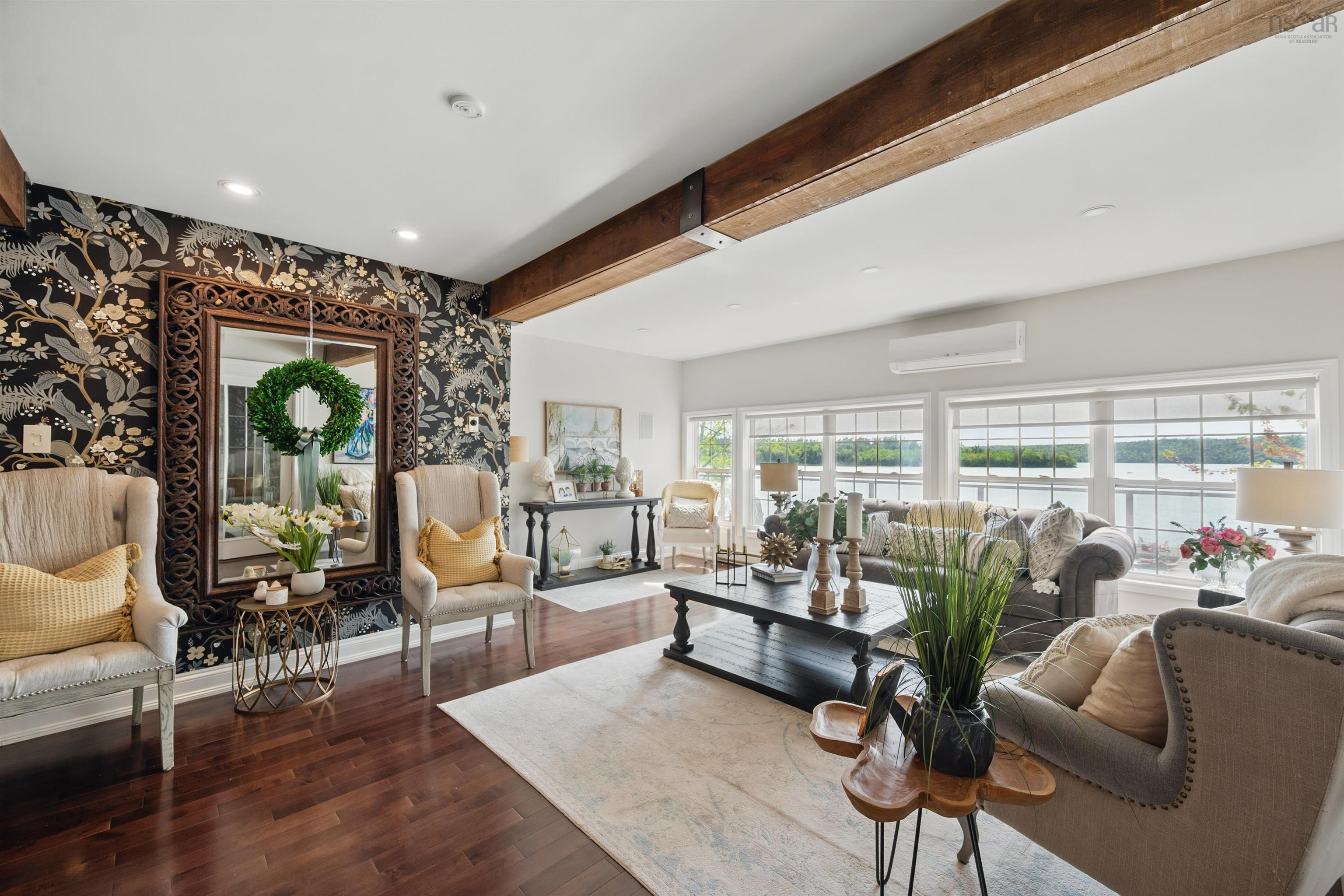 $2,600,000.00: 22 Parkview Drive, Oakfield