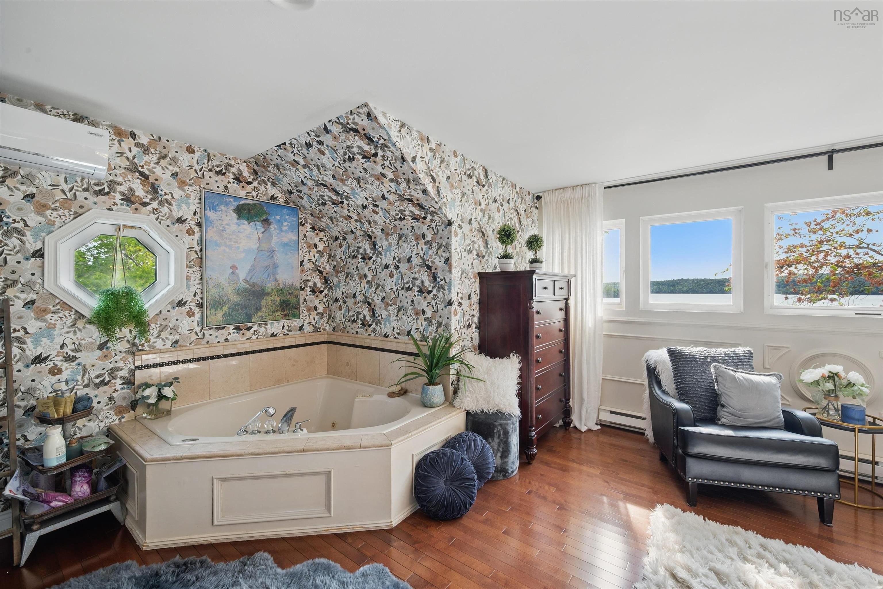 $2,600,000.00: 22 Parkview Drive, Oakfield