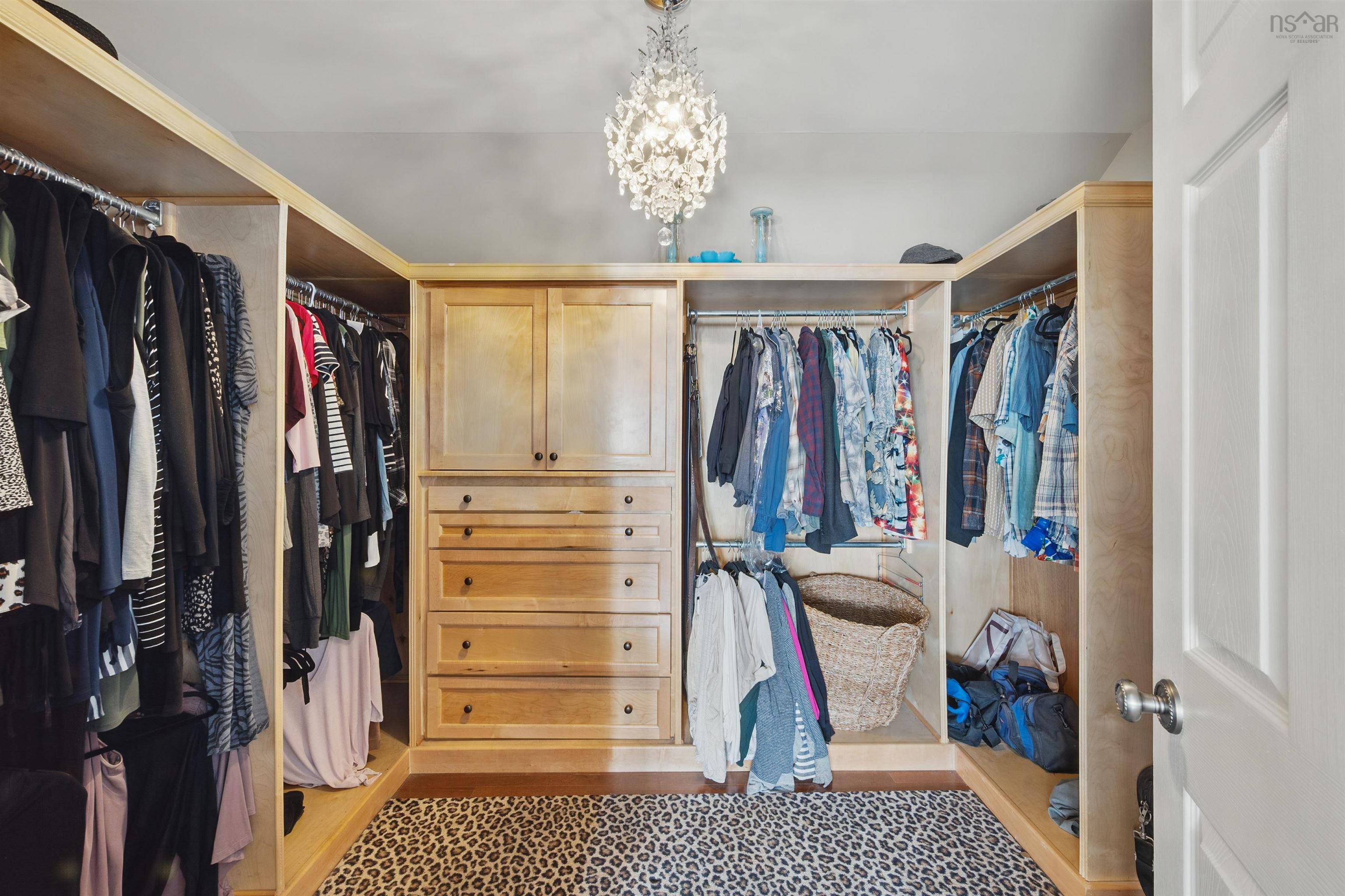 $2,600,000.00: 22 Parkview Drive, Oakfield