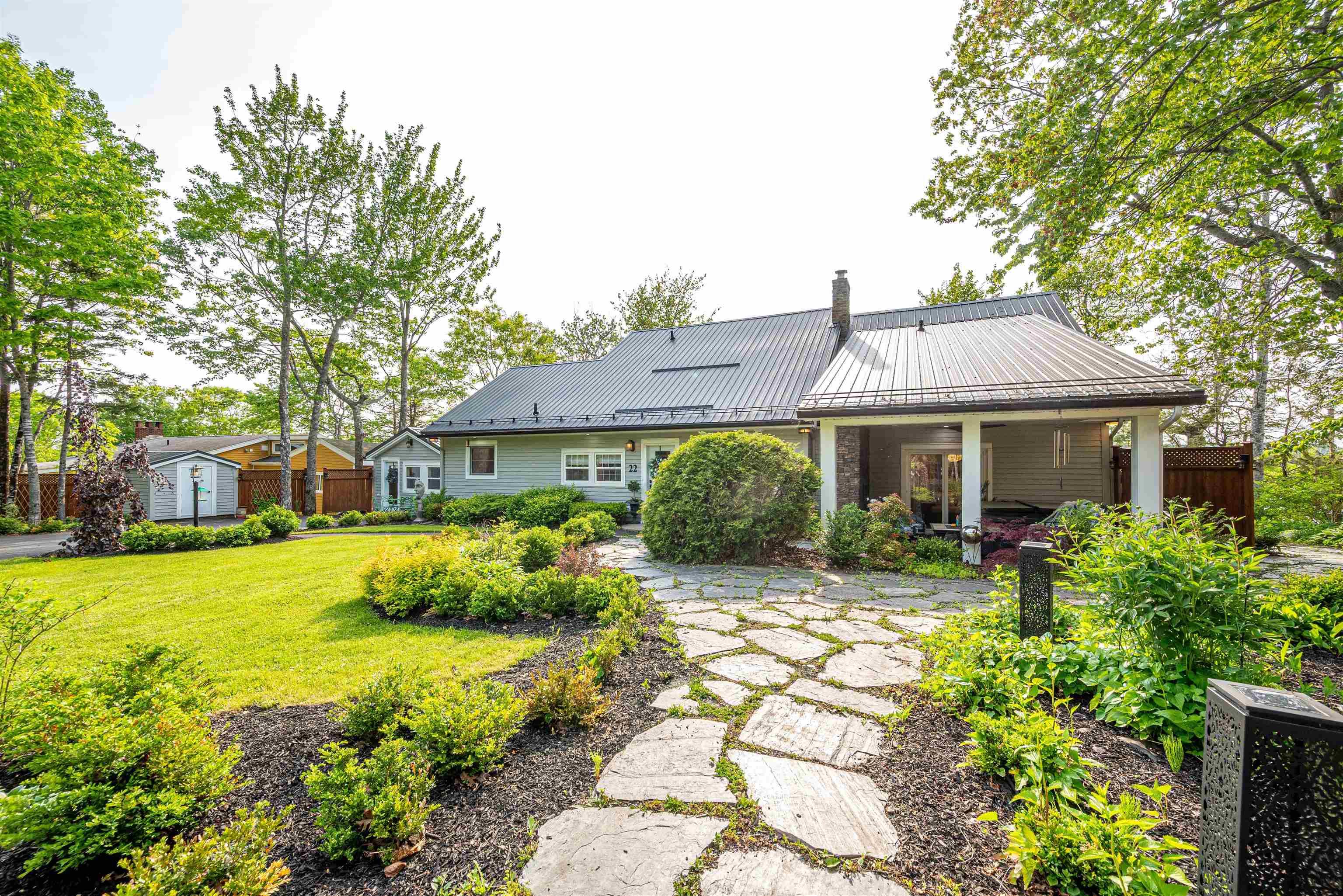 $2,600,000.00: 22 Parkview Drive, Oakfield