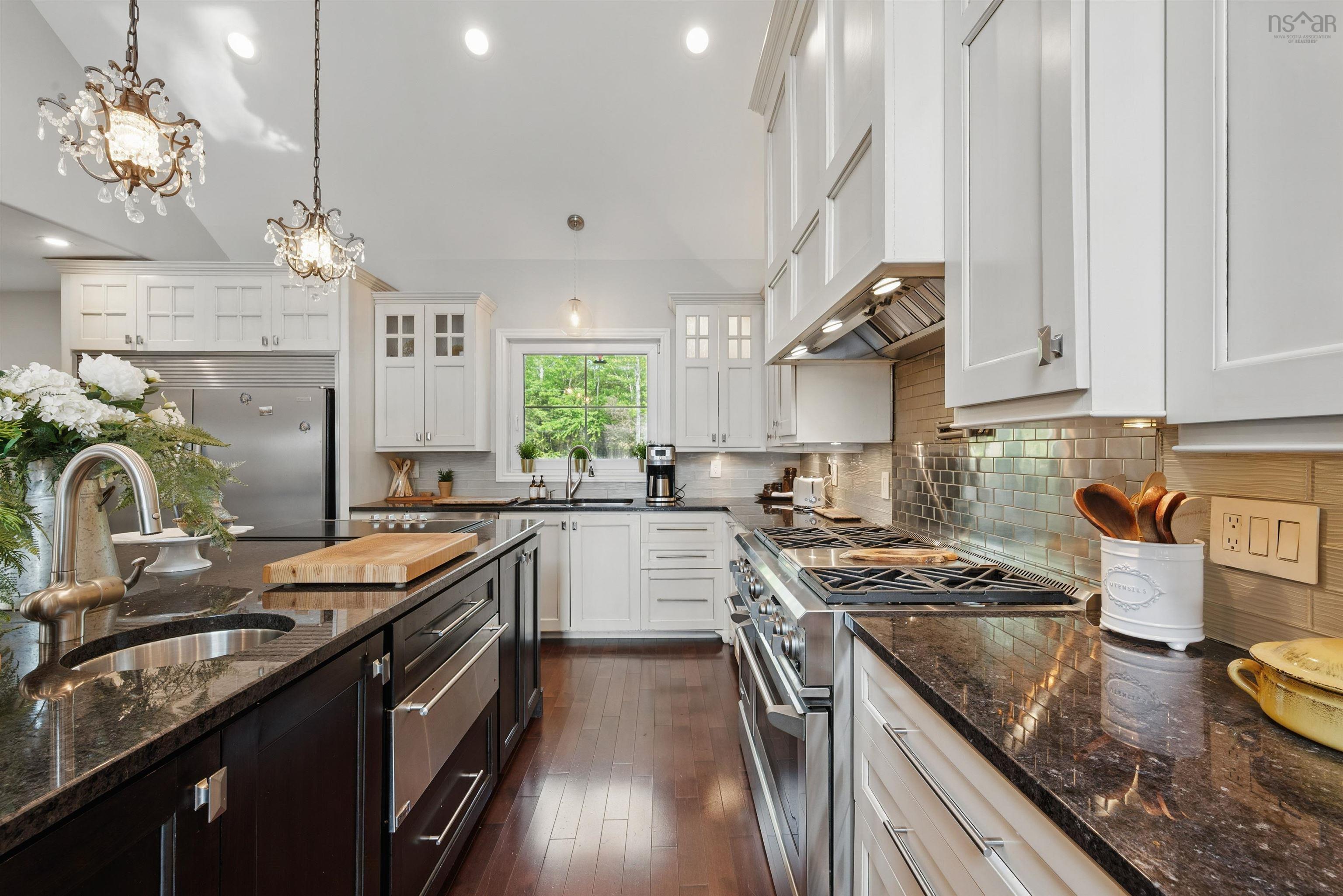 $2,600,000.00: 22 Parkview Drive, Oakfield