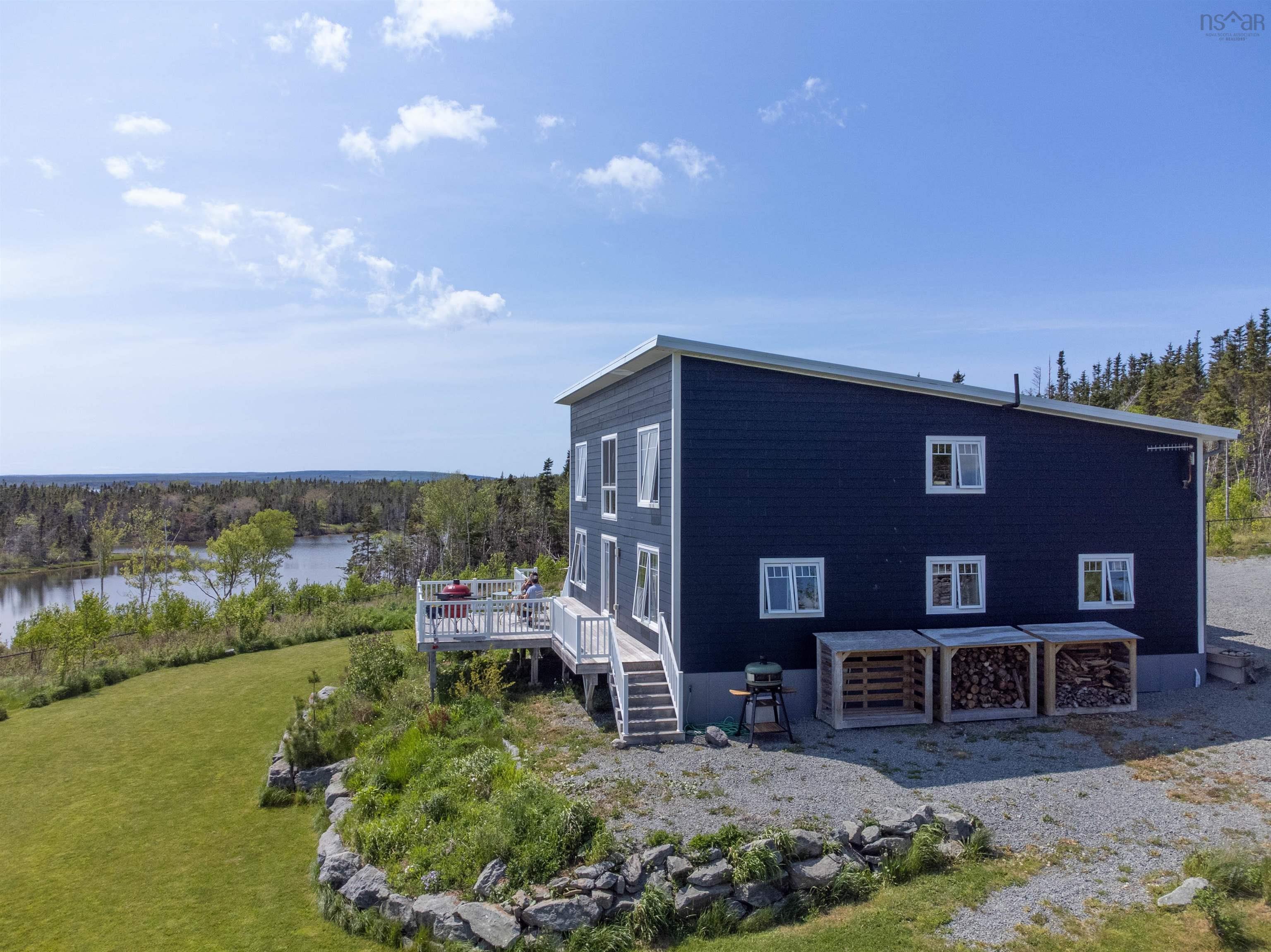 $1,098,000.00: 122 Peter Sosna Drive, Macnabs Cove