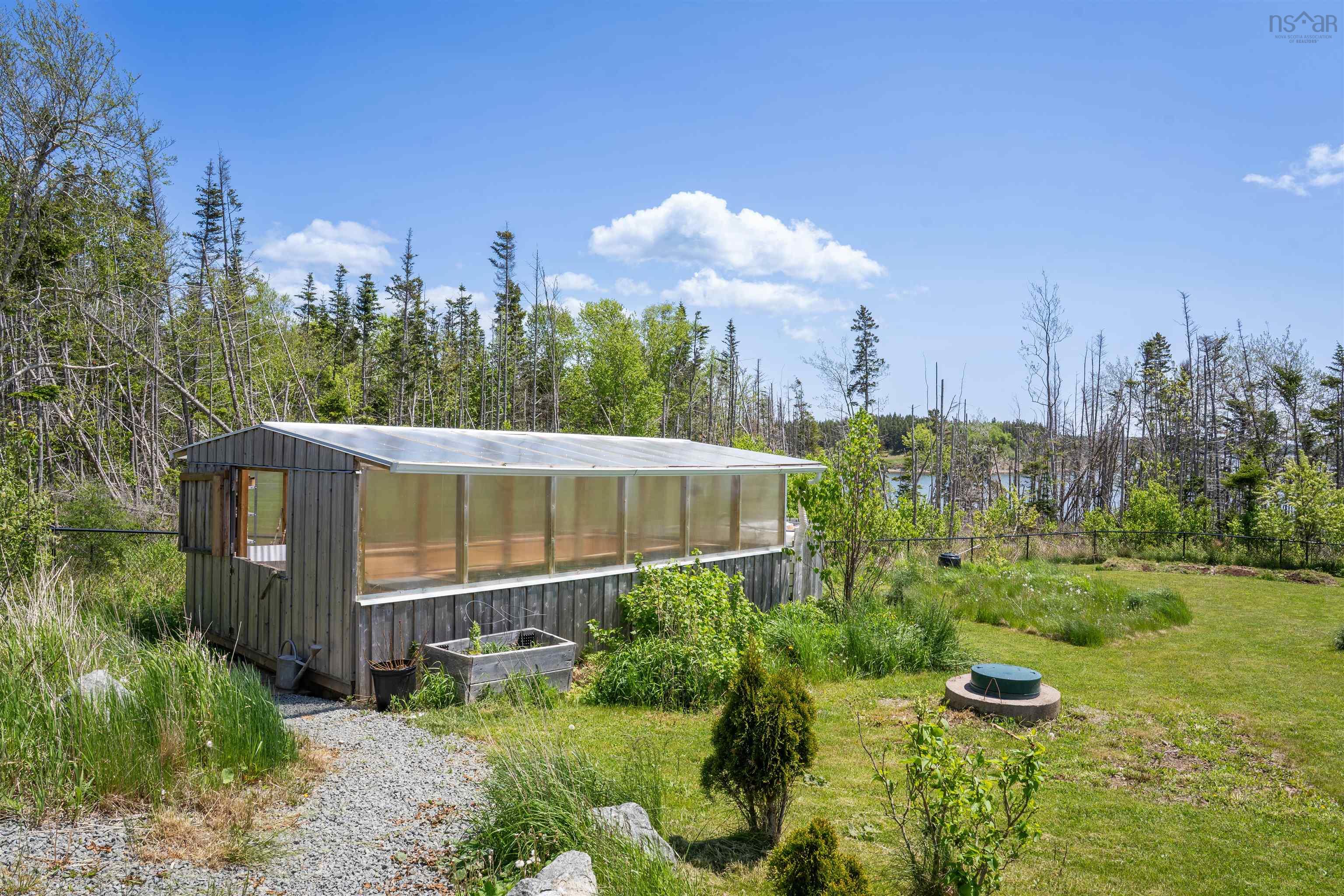 $1,098,000.00: 122 Peter Sosna Drive, Macnabs Cove