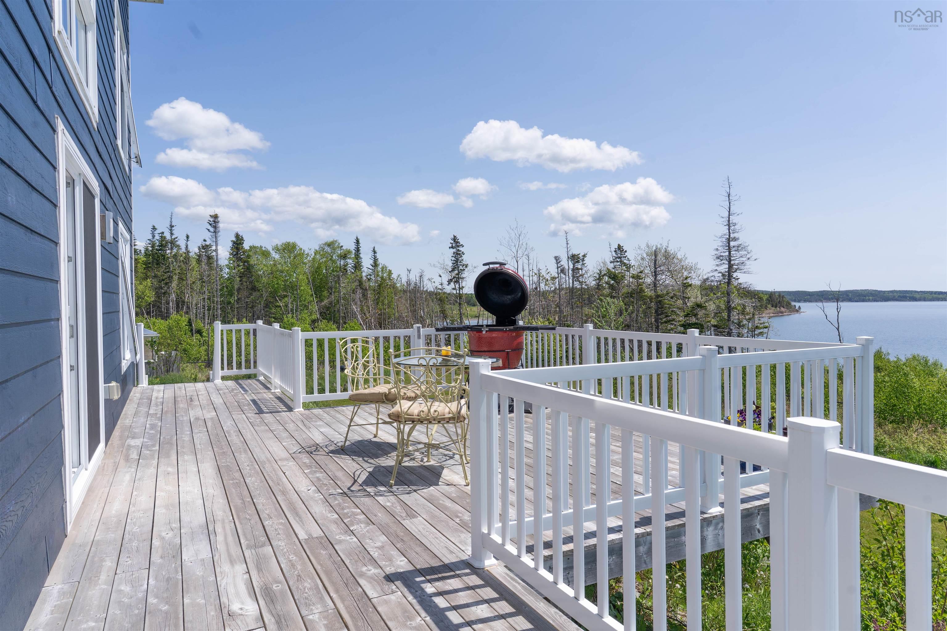 $1,098,000.00: 122 Peter Sosna Drive, Macnabs Cove