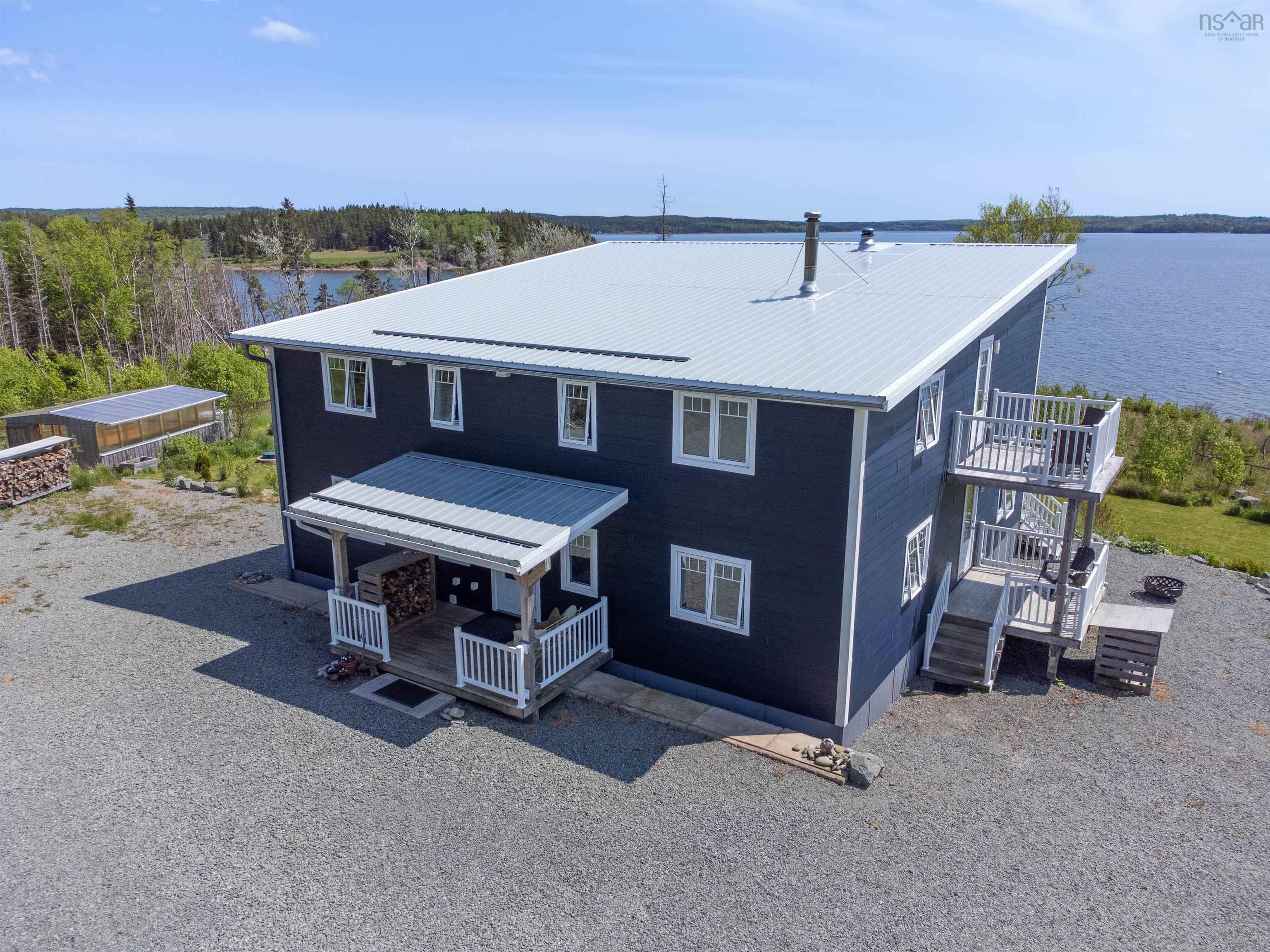 $1,098,000.00: 122 Peter Sosna Drive, Macnabs Cove