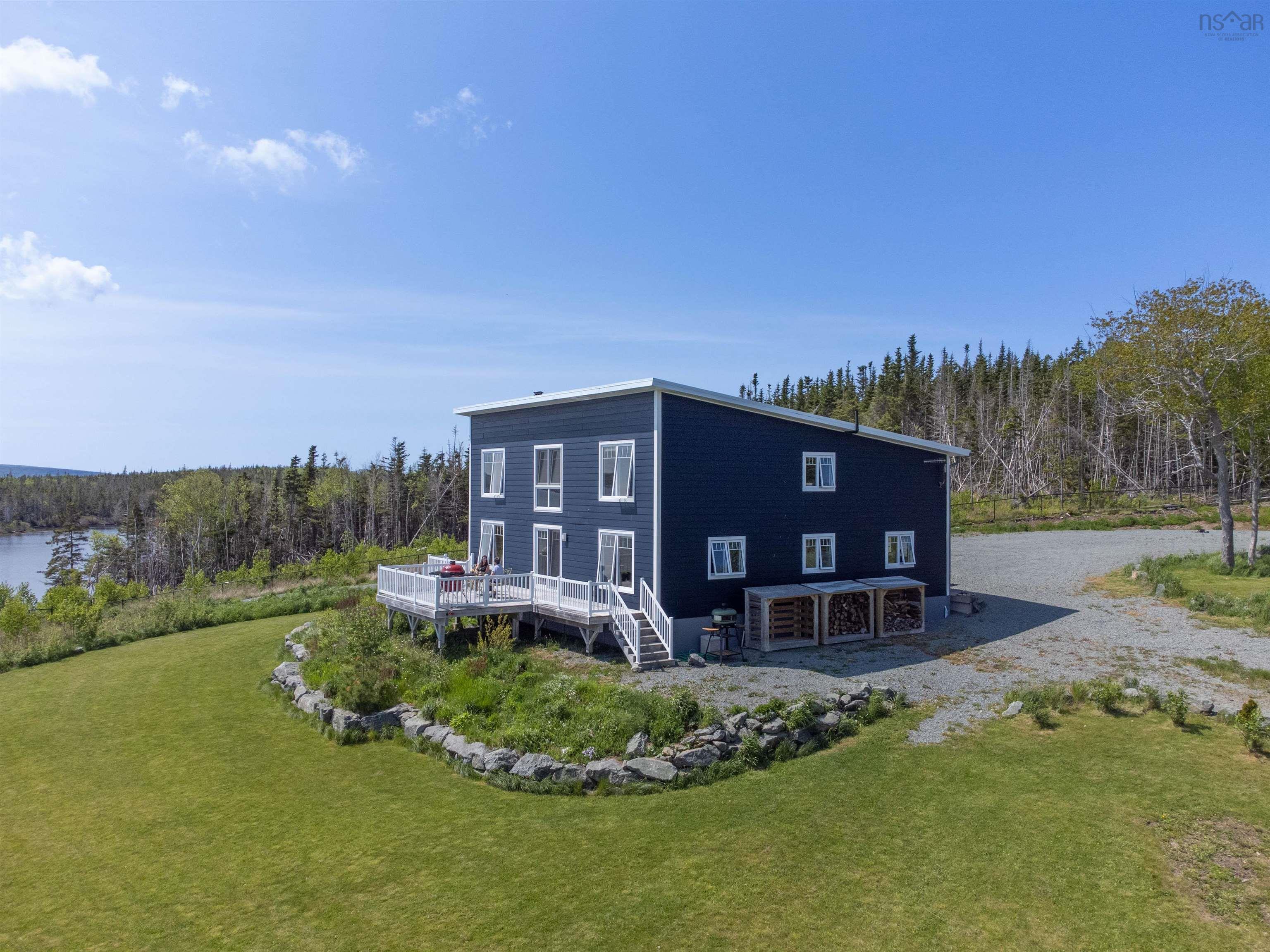 $1,098,000.00: 122 Peter Sosna Drive, Macnabs Cove
