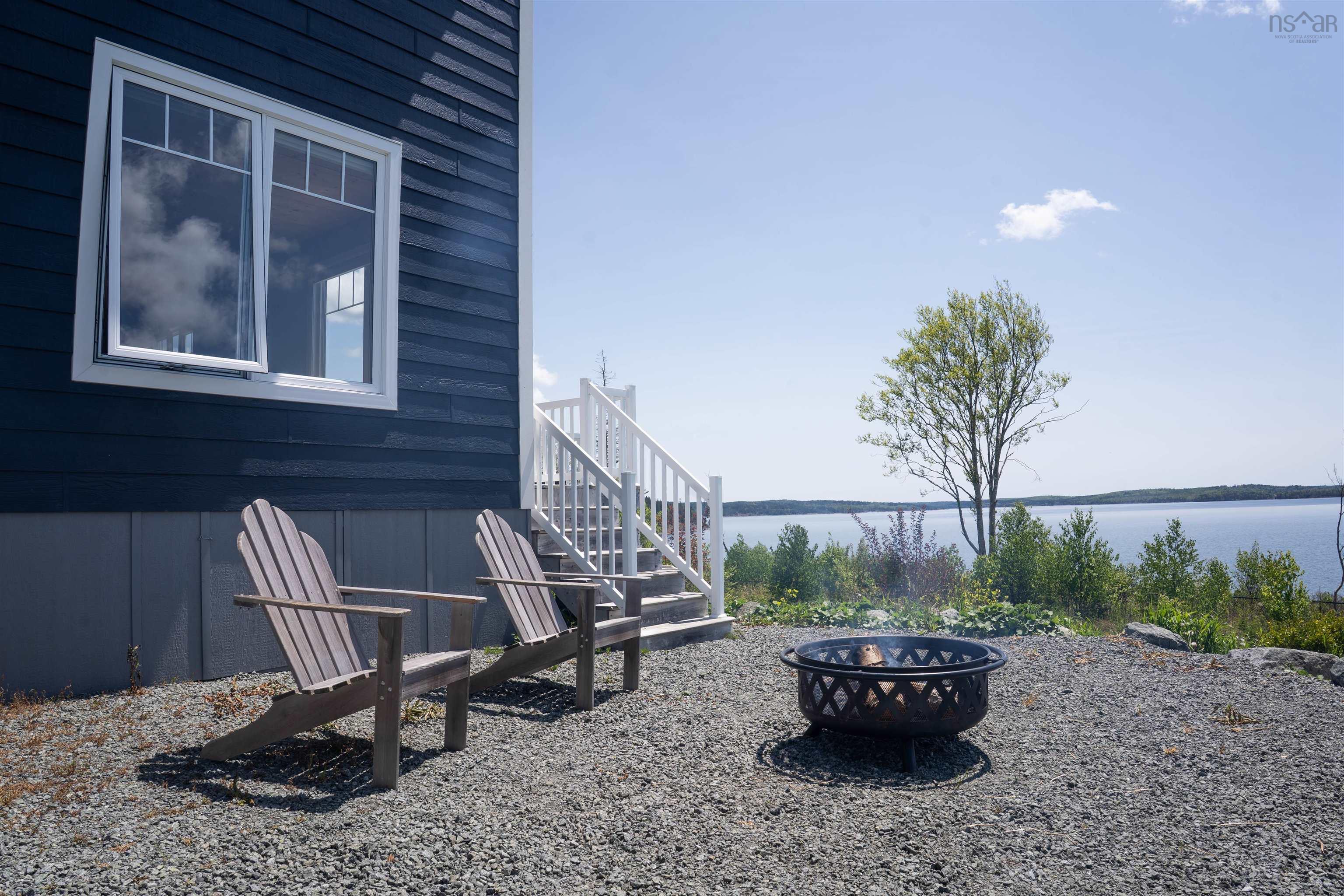 $1,098,000.00: 122 Peter Sosna Drive, Macnabs Cove
