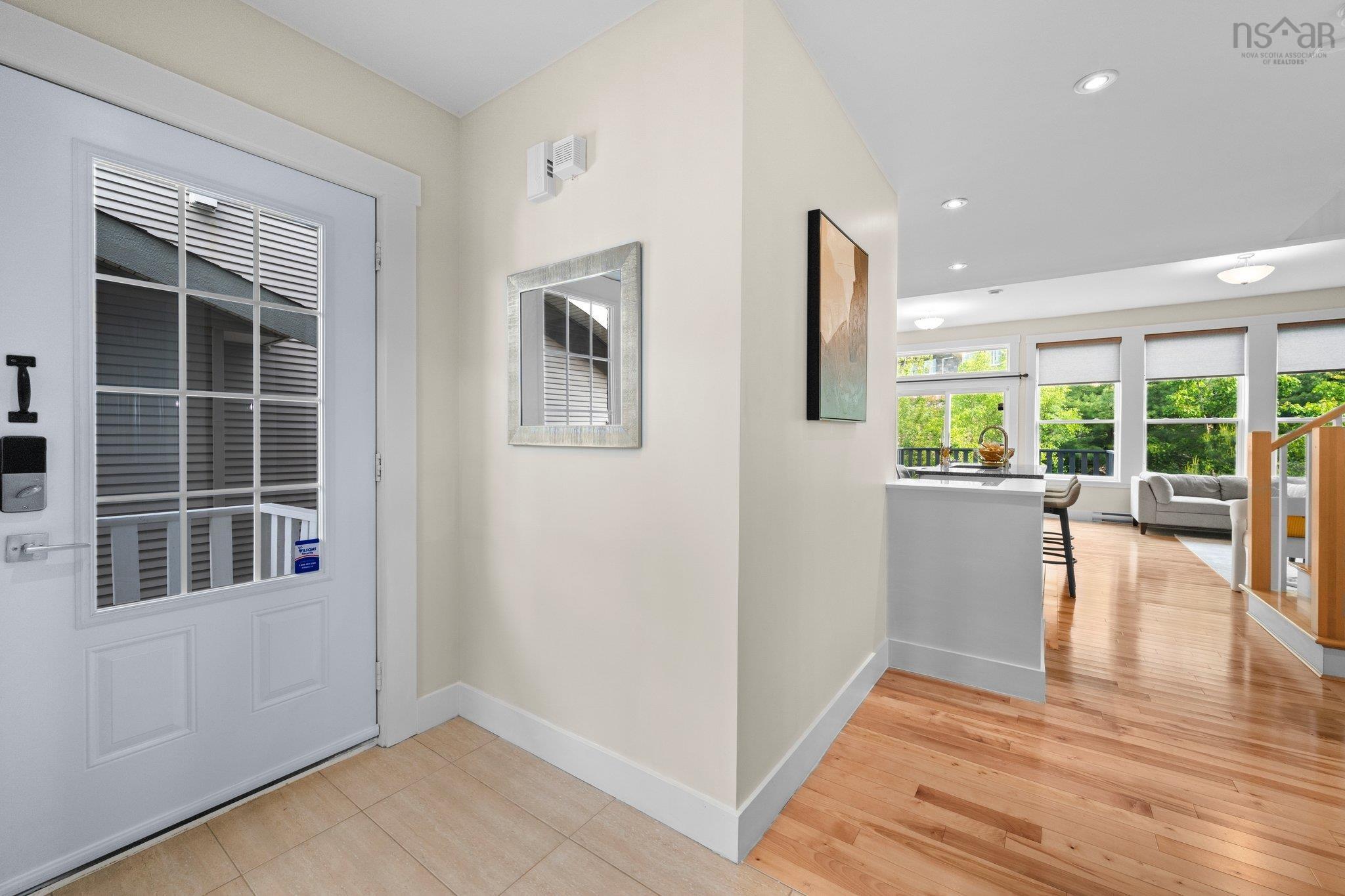 $759,999.00: 208 Capstone Crescent, Bedford West