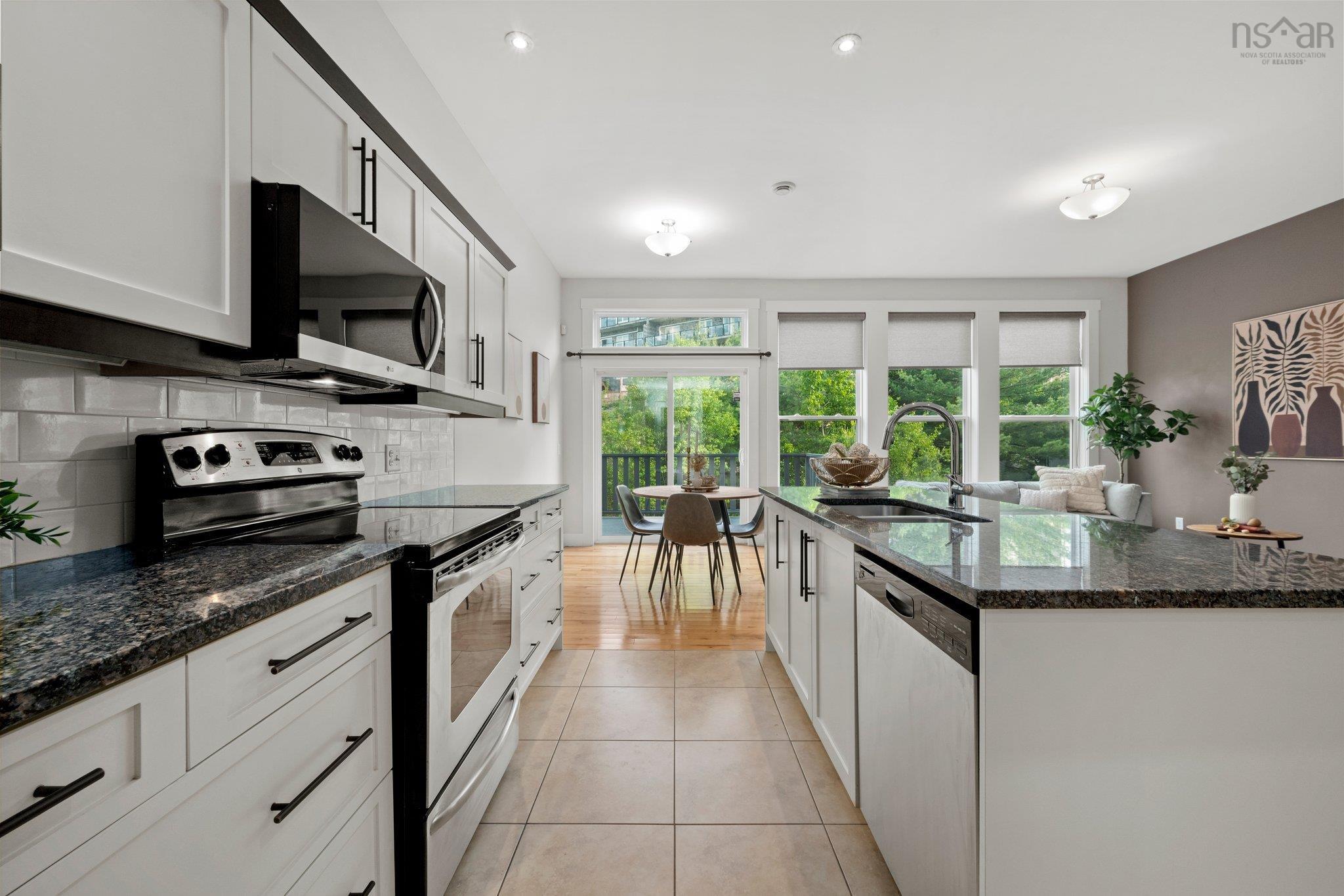 $759,999.00: 208 Capstone Crescent, Bedford West