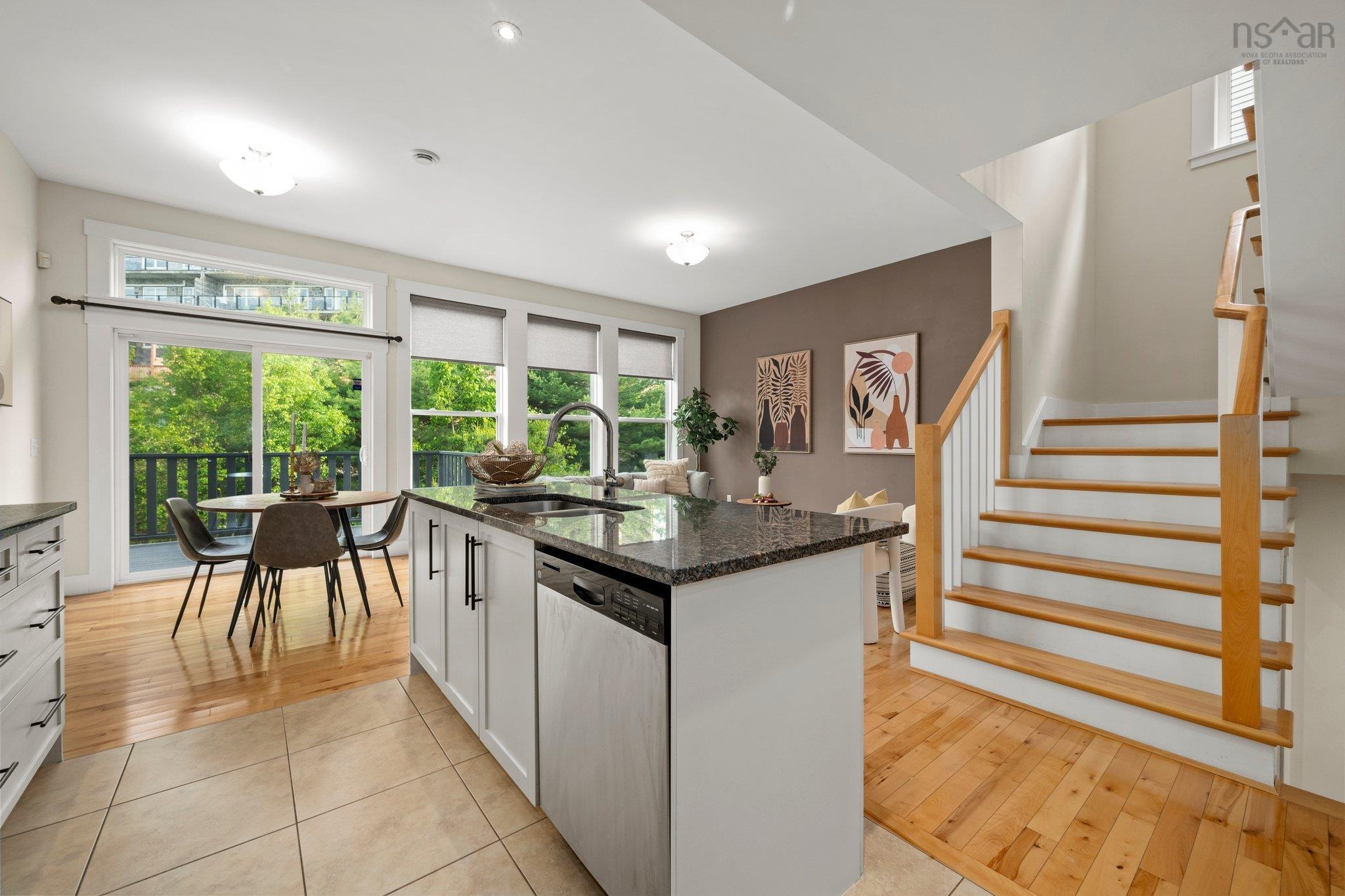 $759,999.00: 208 Capstone Crescent, Bedford West