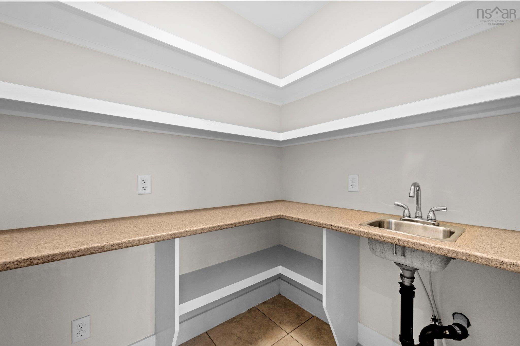 $759,999.00: 208 Capstone Crescent, Bedford West