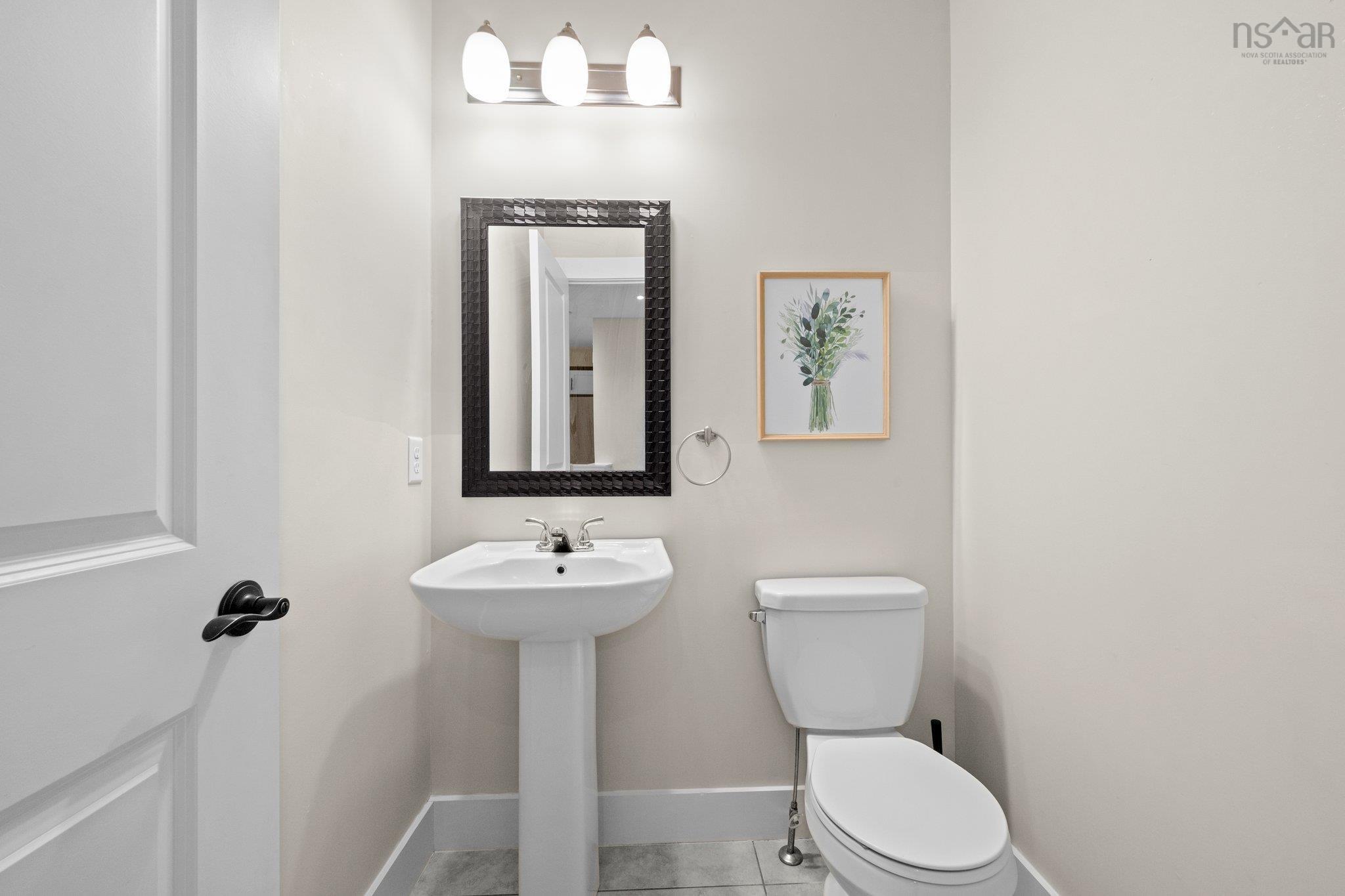 $759,999.00: 208 Capstone Crescent, Bedford West