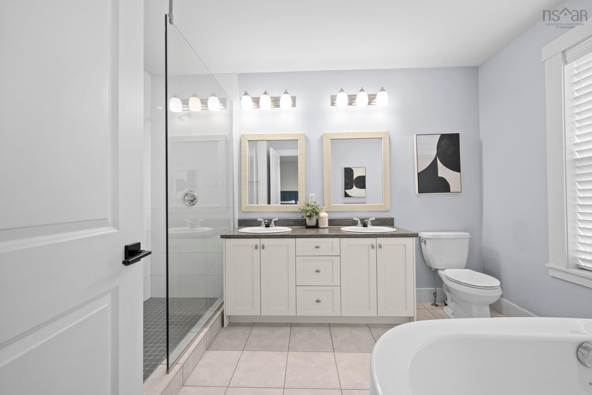 $759,999.00: 208 Capstone Crescent, Bedford West