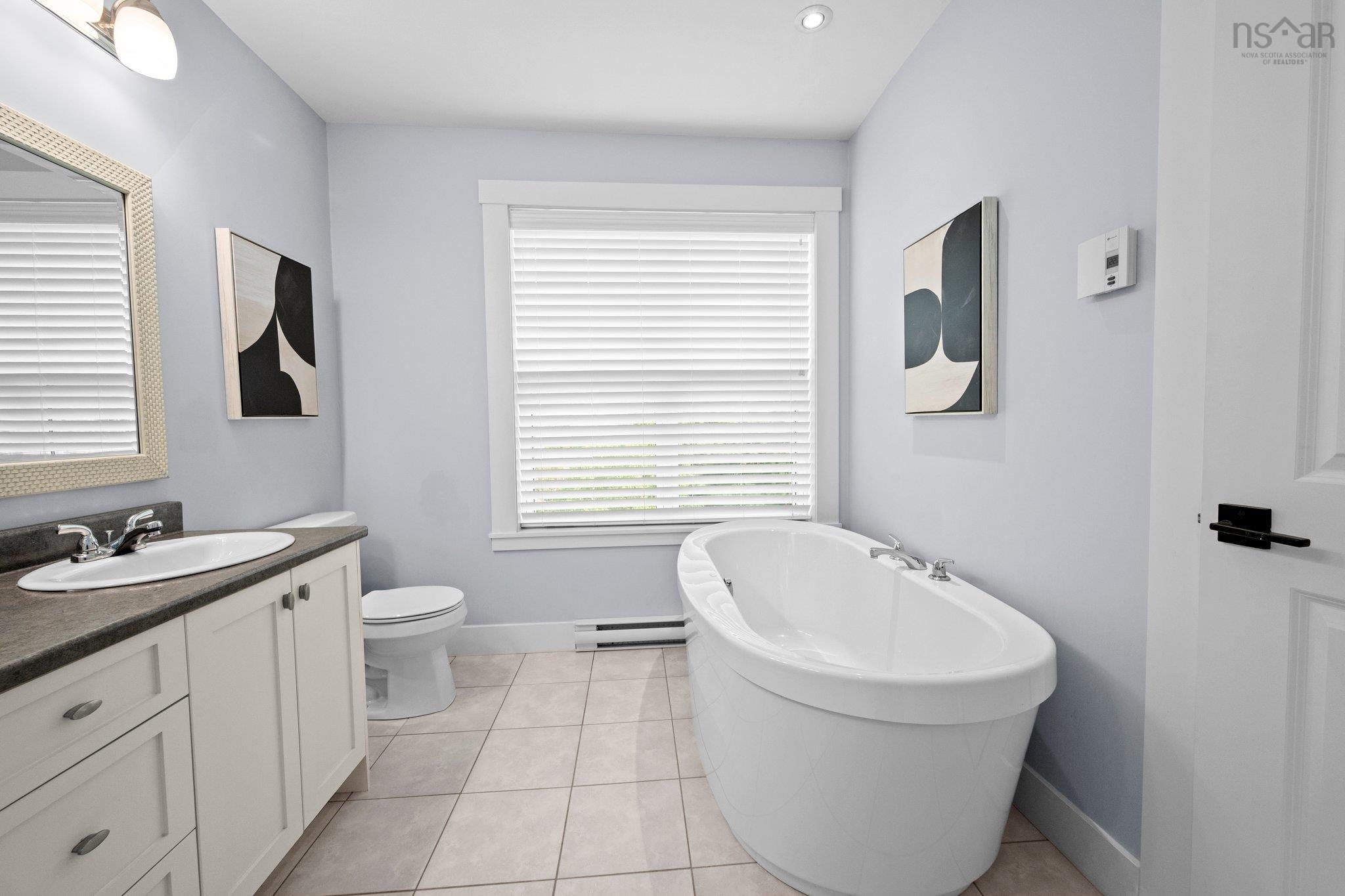 $759,999.00: 208 Capstone Crescent, Bedford West