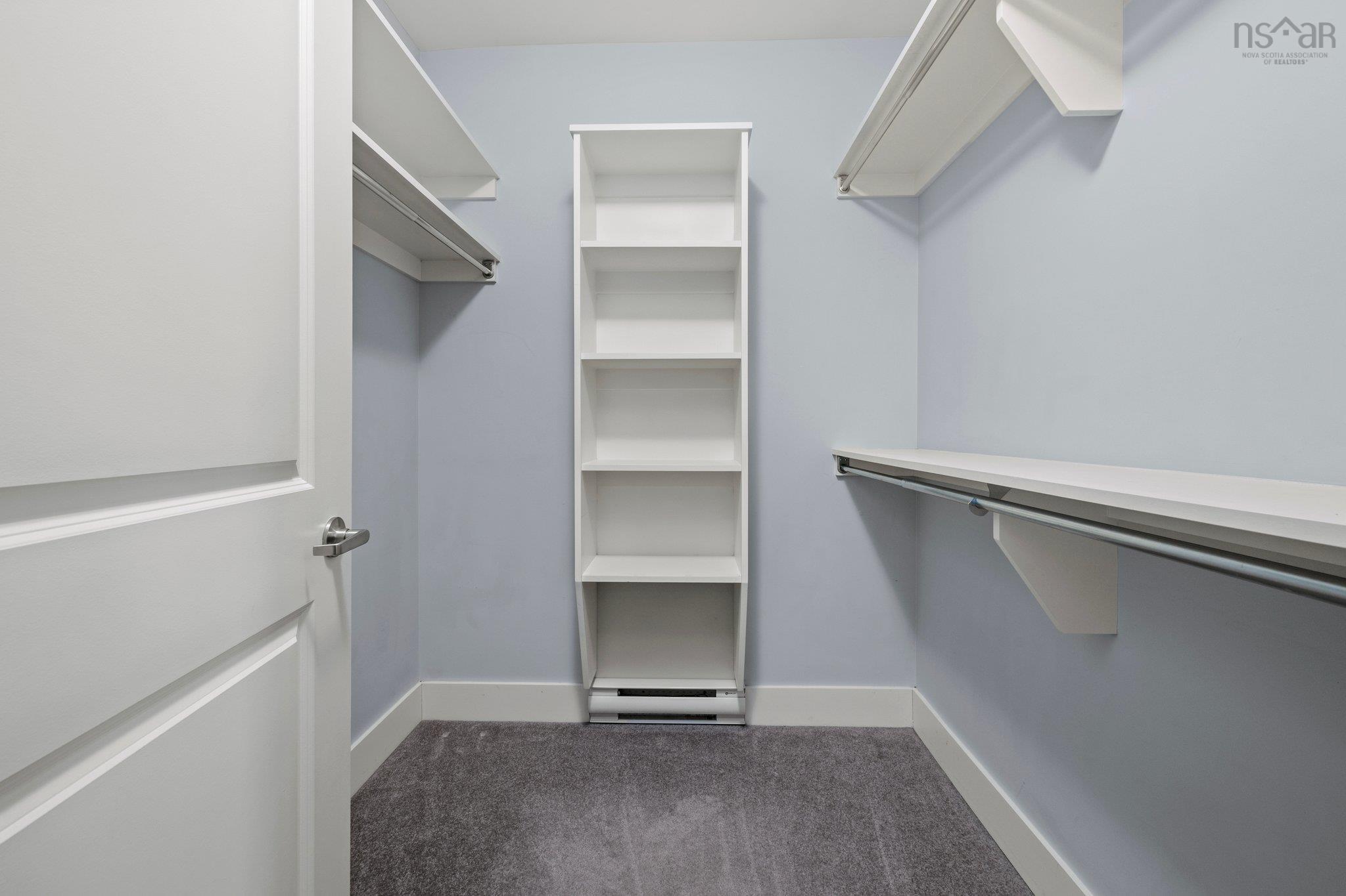 $759,999.00: 208 Capstone Crescent, Bedford West