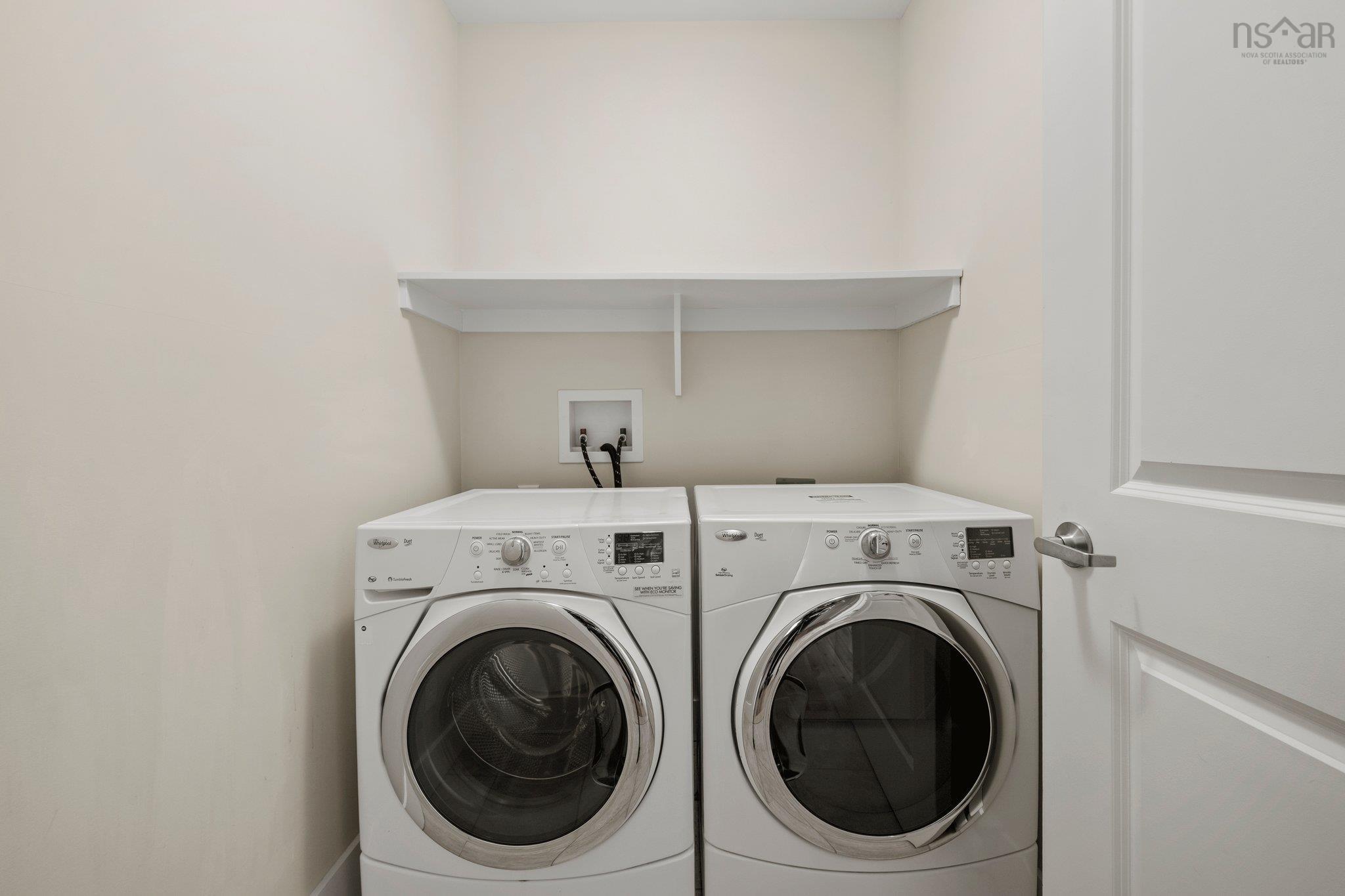 $759,999.00: 208 Capstone Crescent, Bedford West