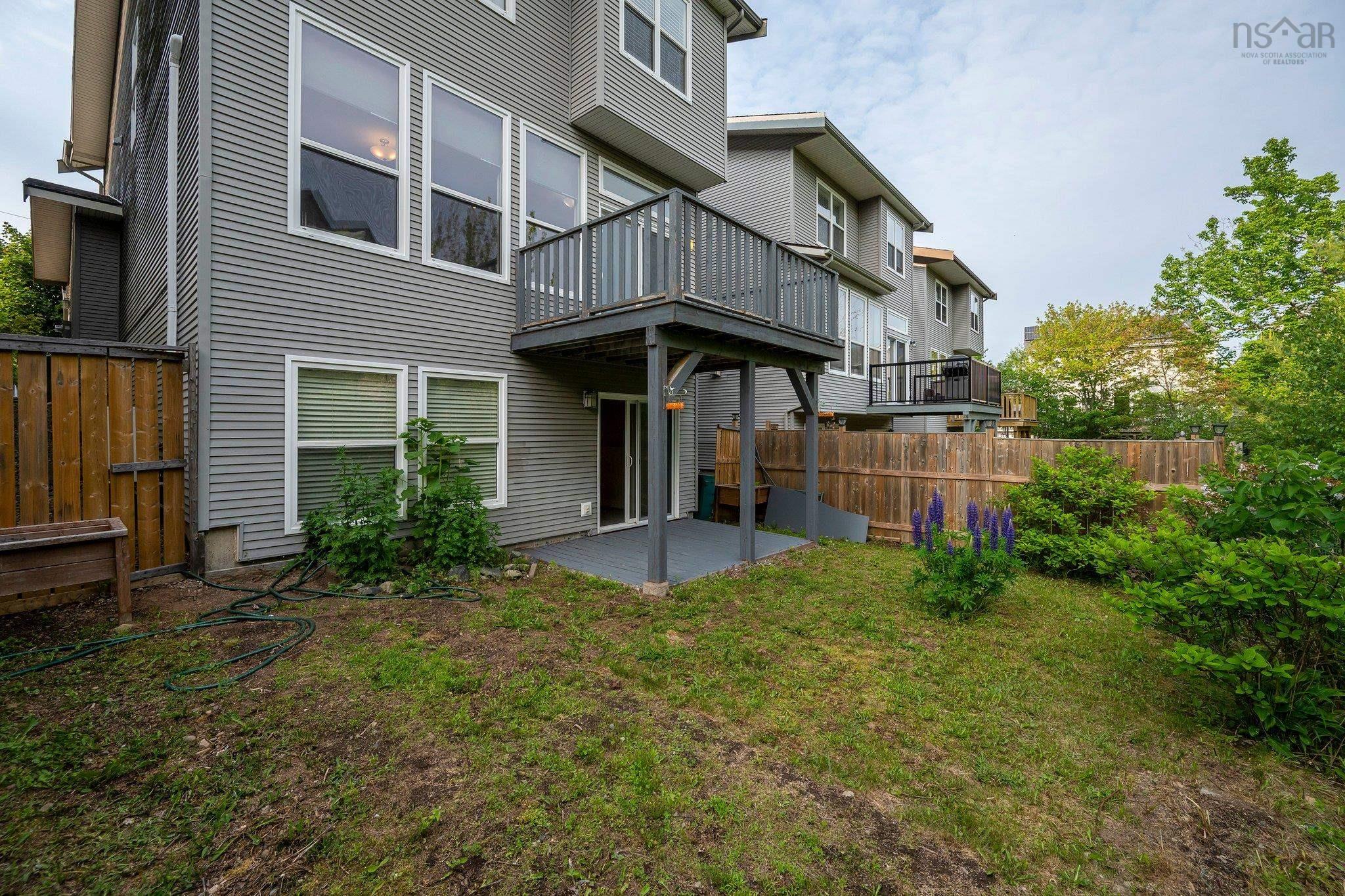 $759,999.00: 208 Capstone Crescent, Bedford West