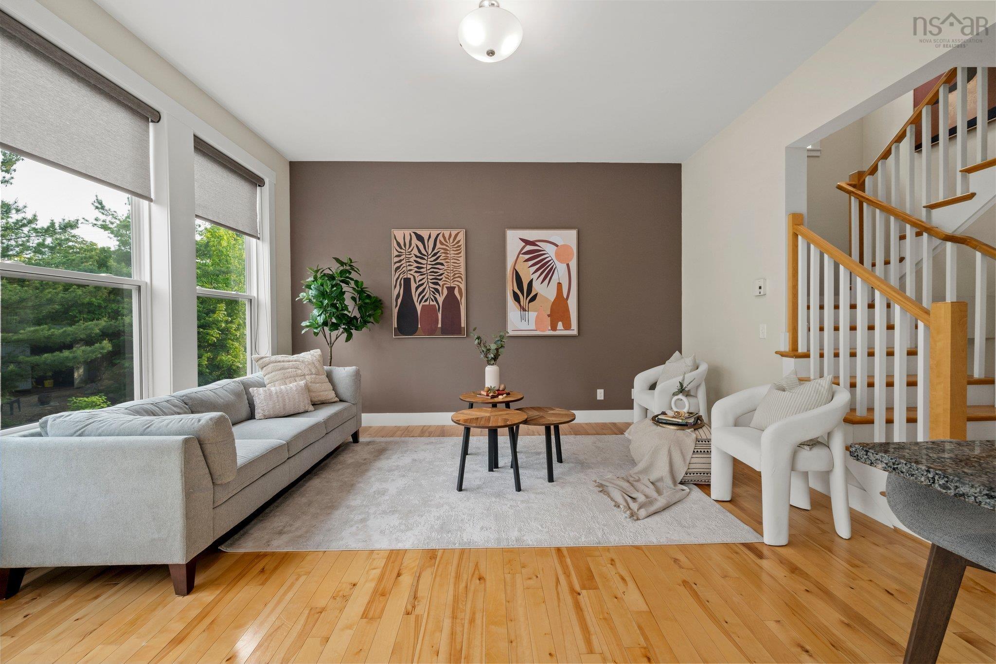 $759,999.00: 208 Capstone Crescent, Bedford West