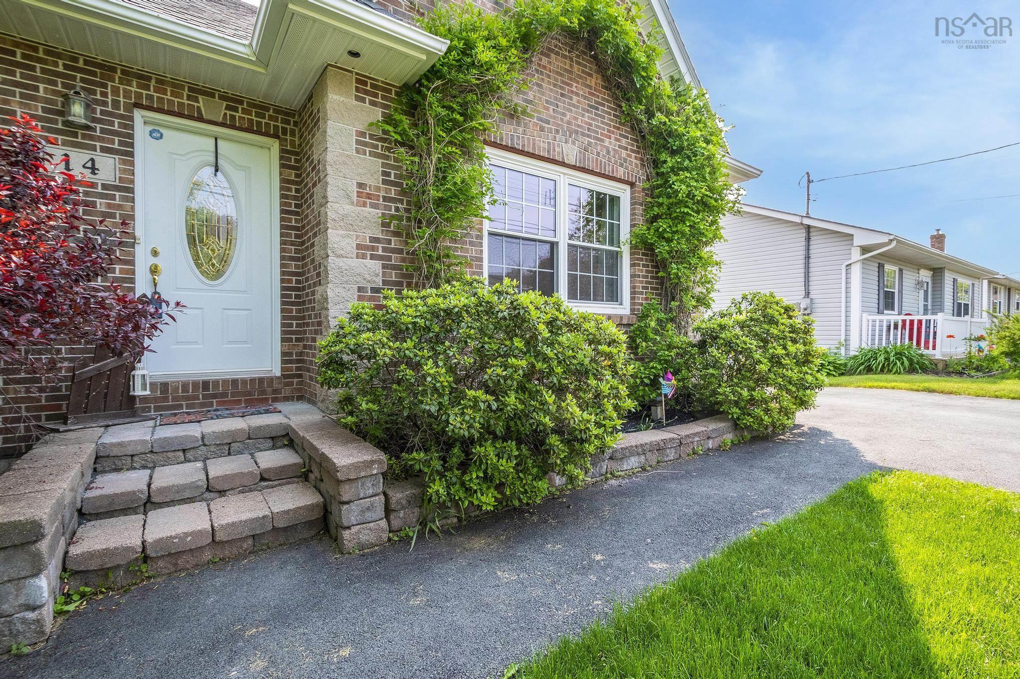 $574,900.00: 14 Churchill Downs Circle, Lower Sackville