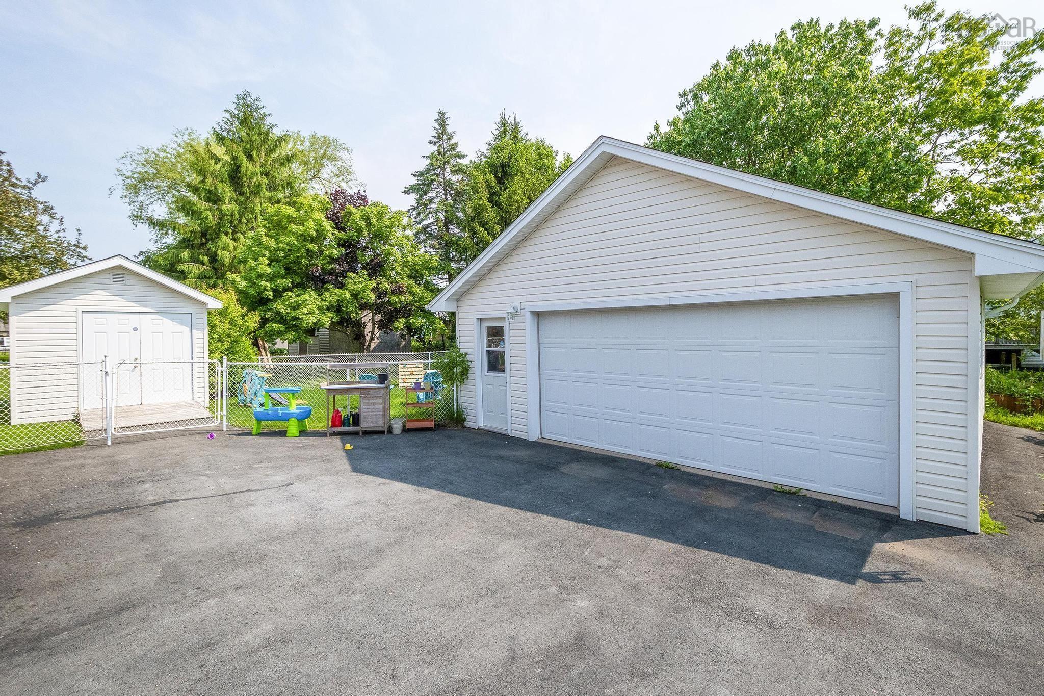$574,900.00: 14 Churchill Downs Circle, Lower Sackville