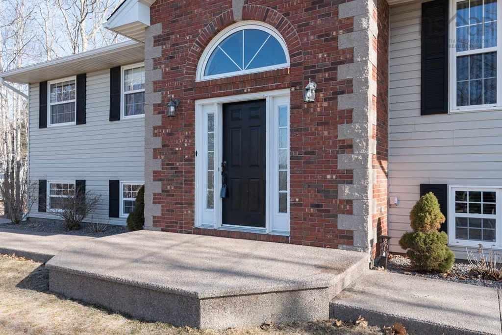 $689,900.00: 18 Bolton Drive, Fall River