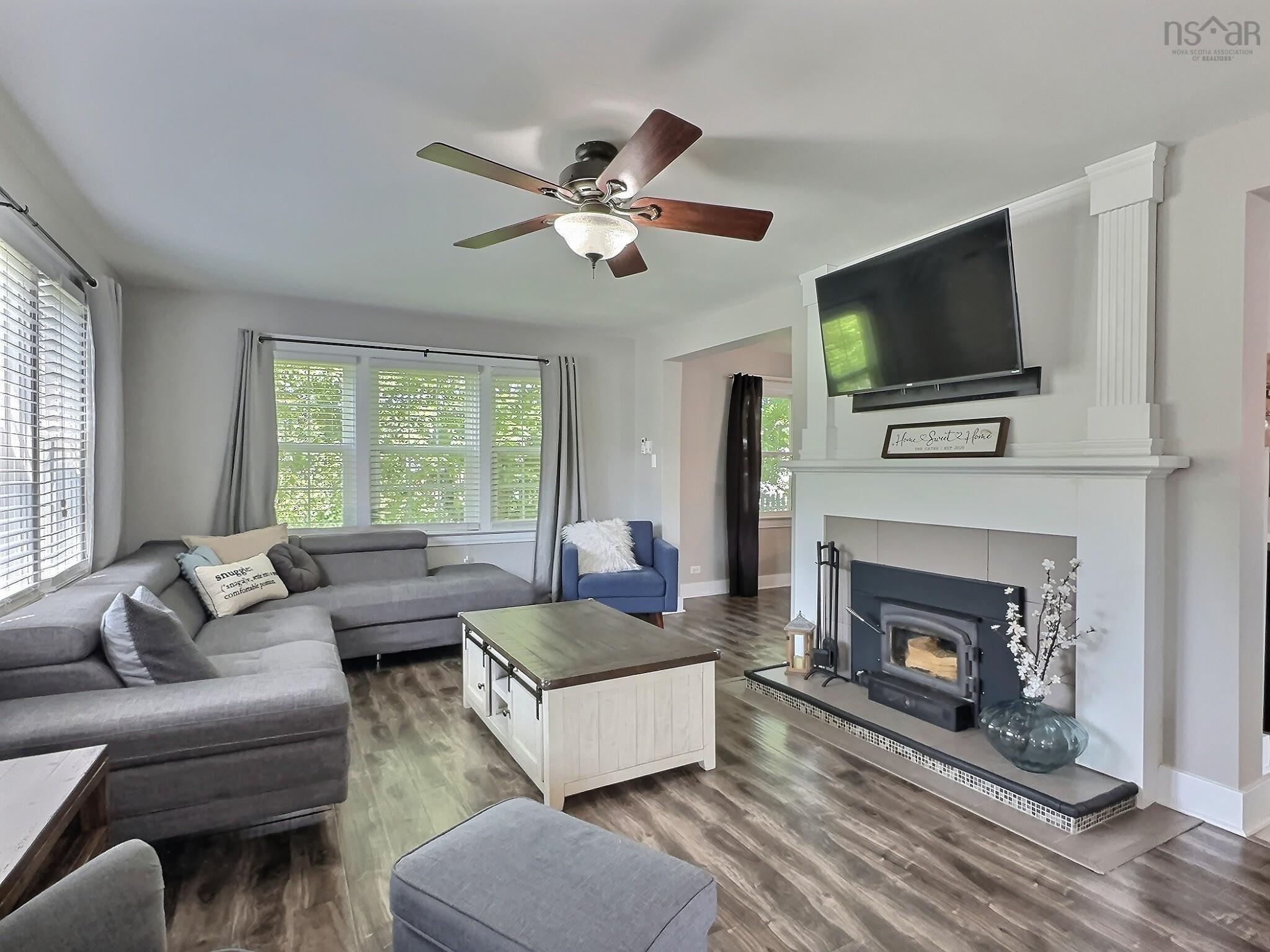 $369,000.00: 1395 East Prince Street, Salmon River