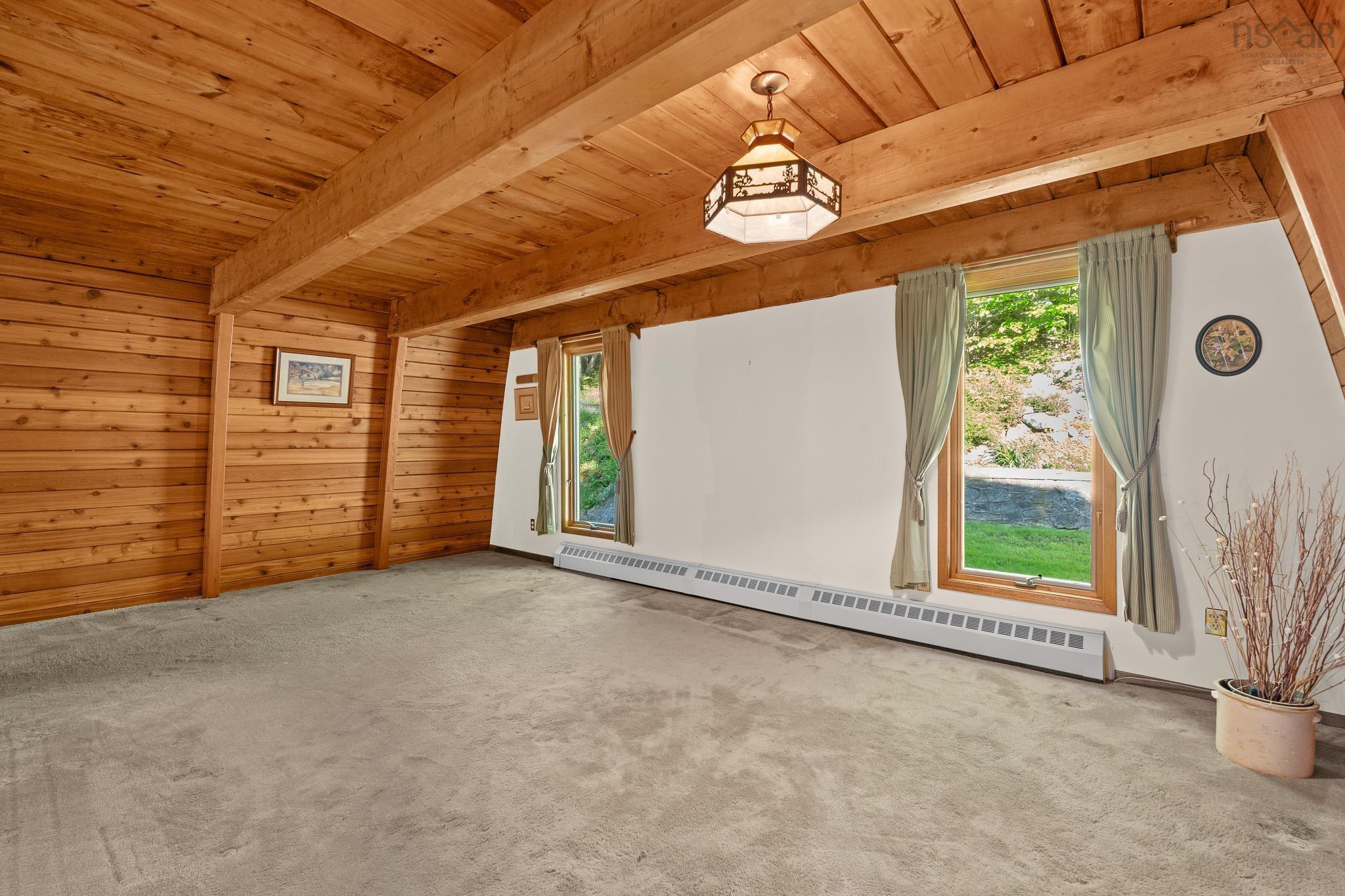 $625,000.00: 412 Lockview Road, Fall River