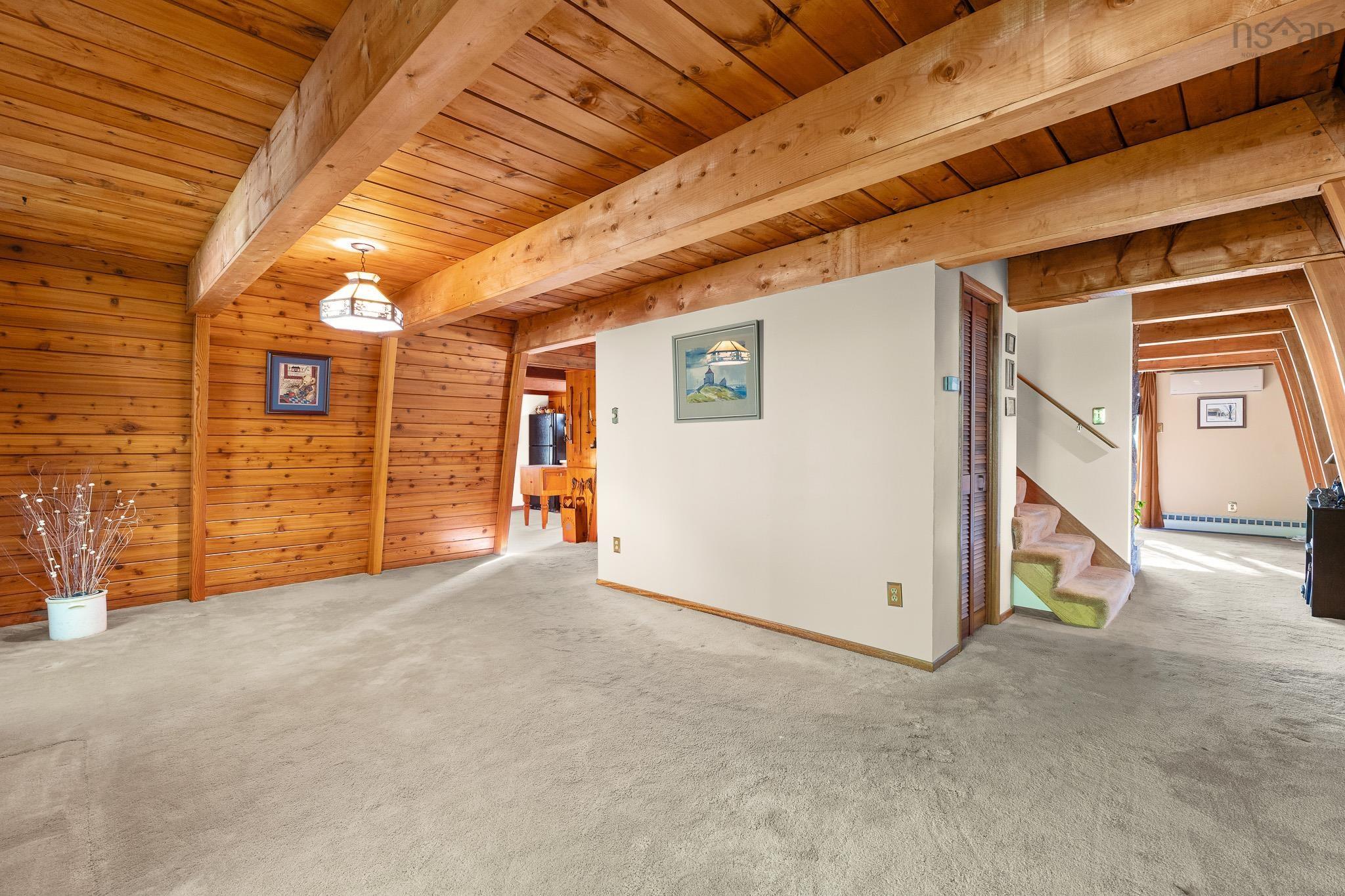 $625,000.00: 412 Lockview Road, Fall River