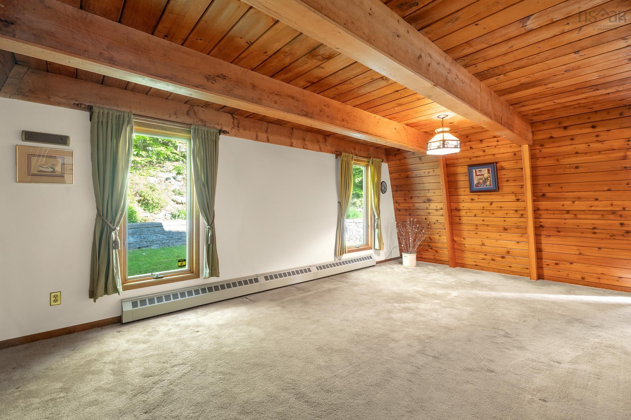 $625,000.00: 412 Lockview Road, Fall River