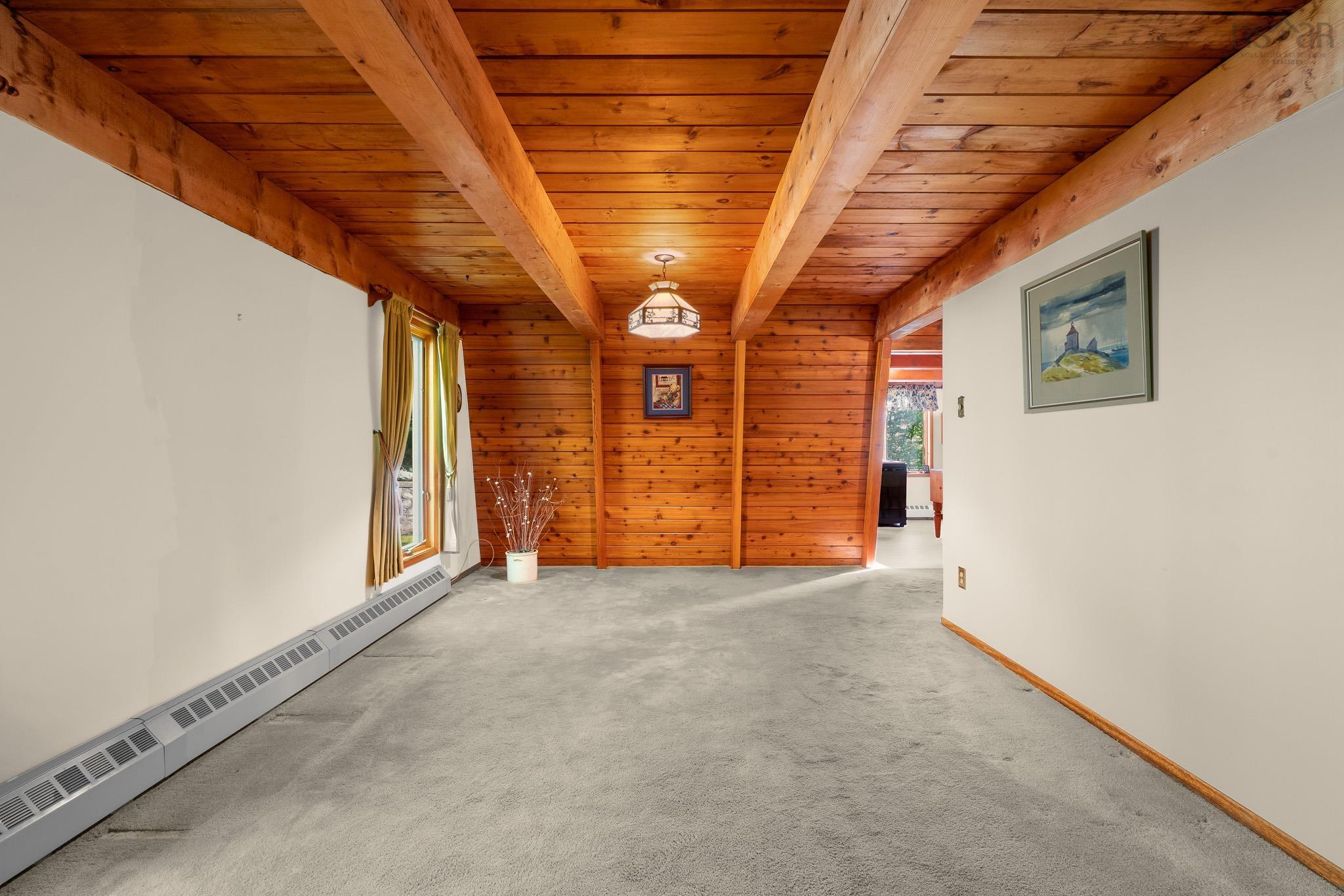 $625,000.00: 412 Lockview Road, Fall River