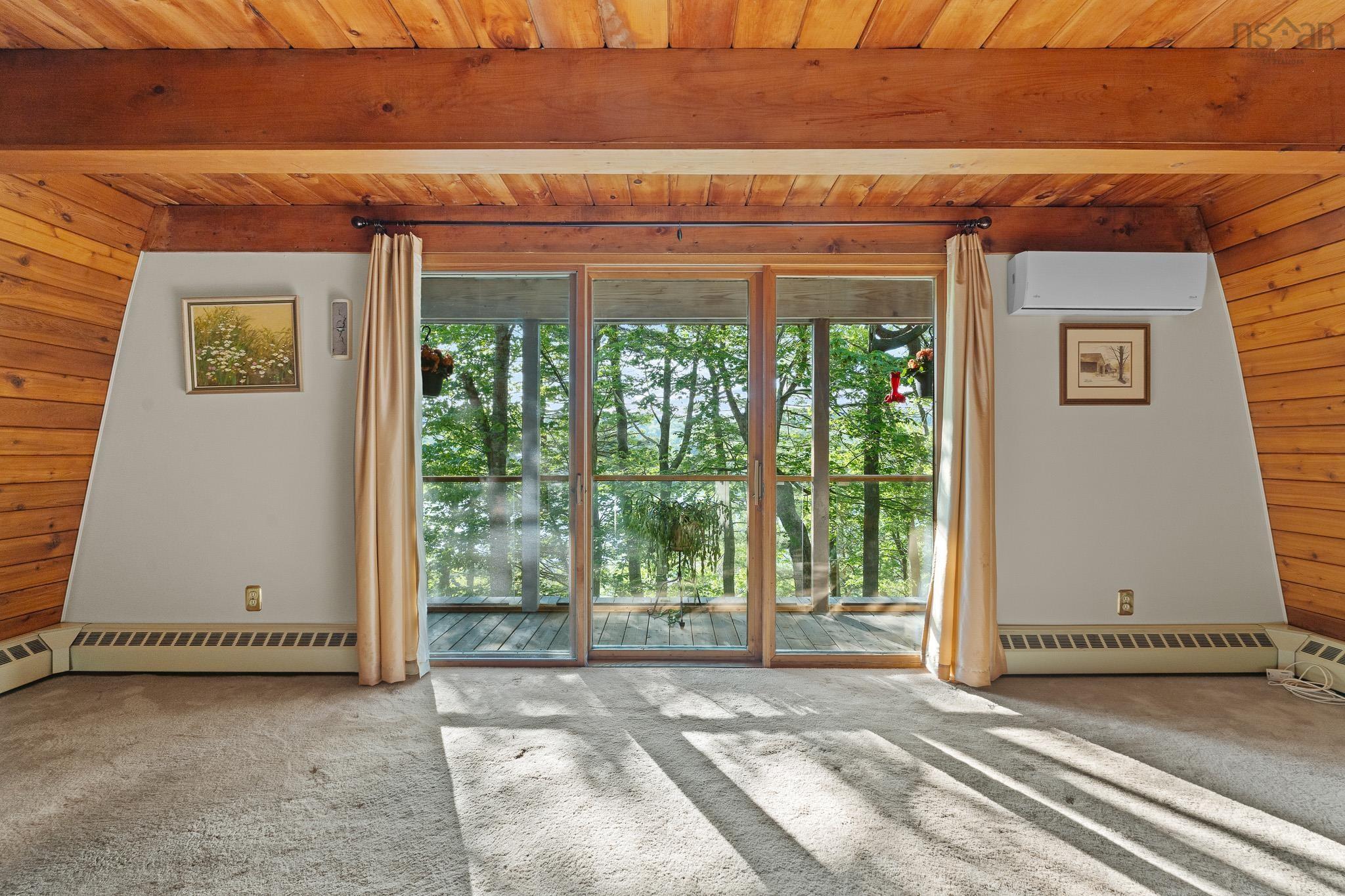 $625,000.00: 412 Lockview Road, Fall River