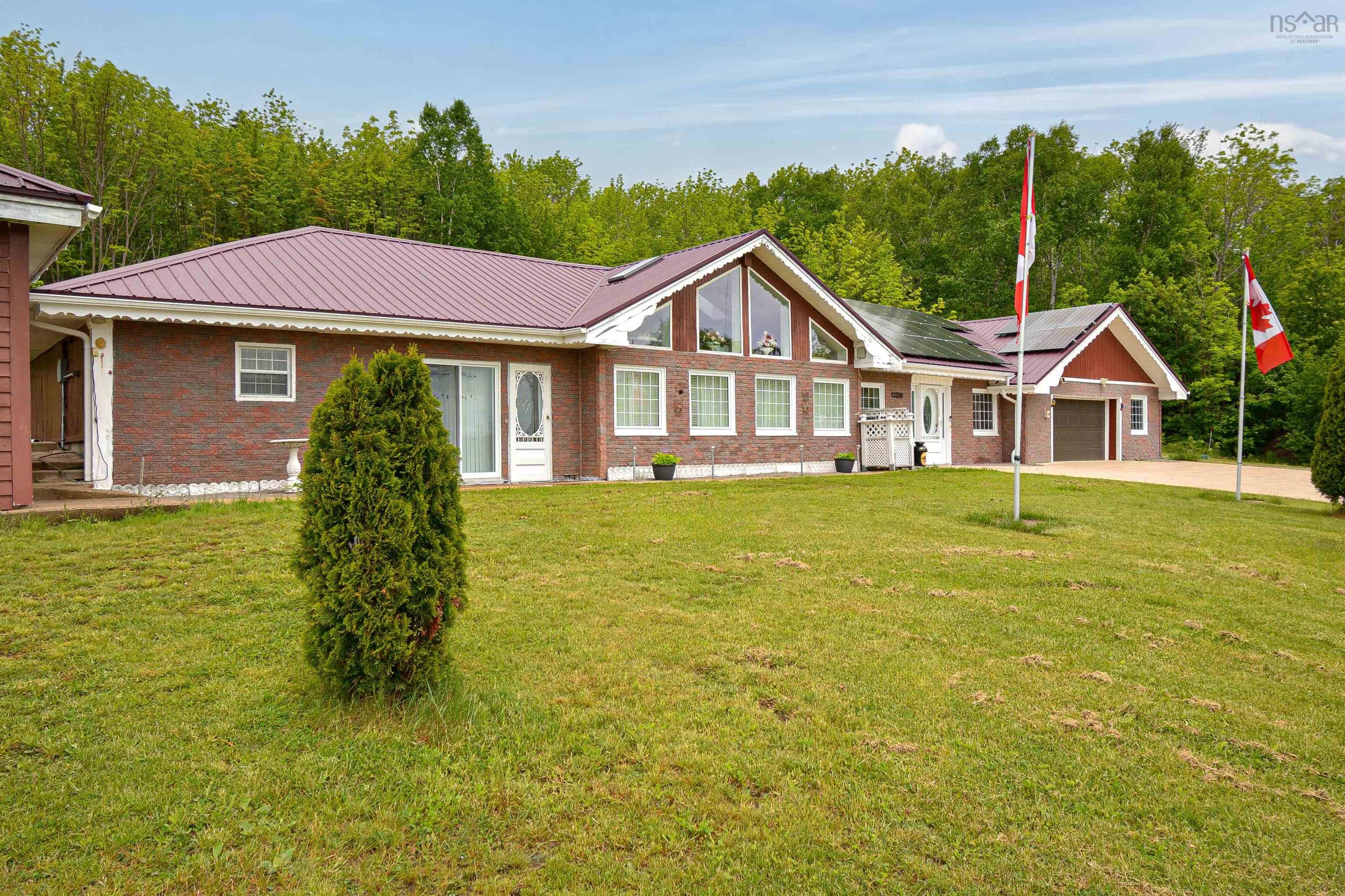 $495,000.00: 10383 105 Highway, Aberdeen
