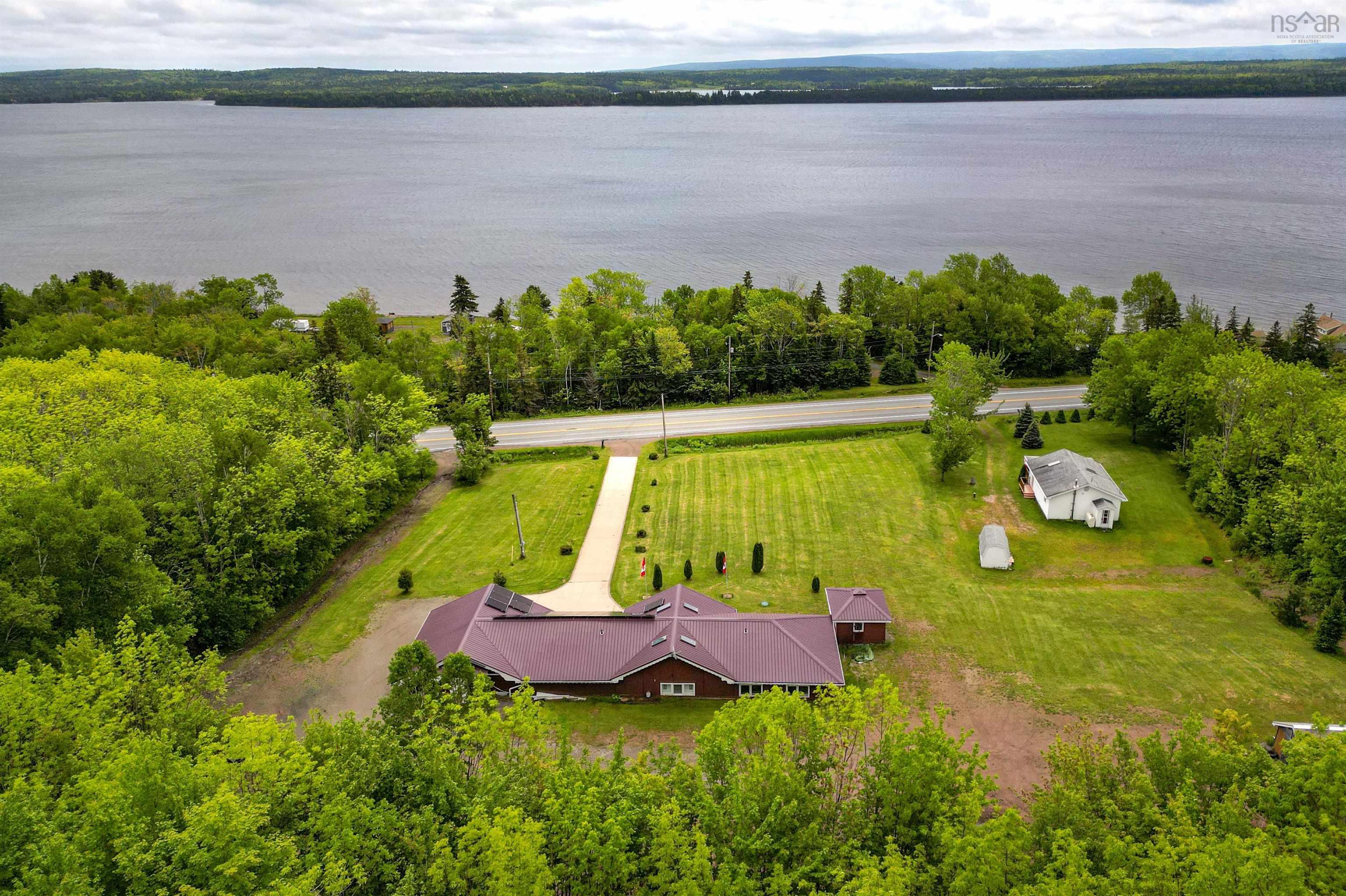 $495,000.00: 10383 105 Highway, Aberdeen