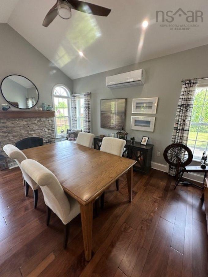 $1,175,000.00: 48 Village Lane, Southside Harbour