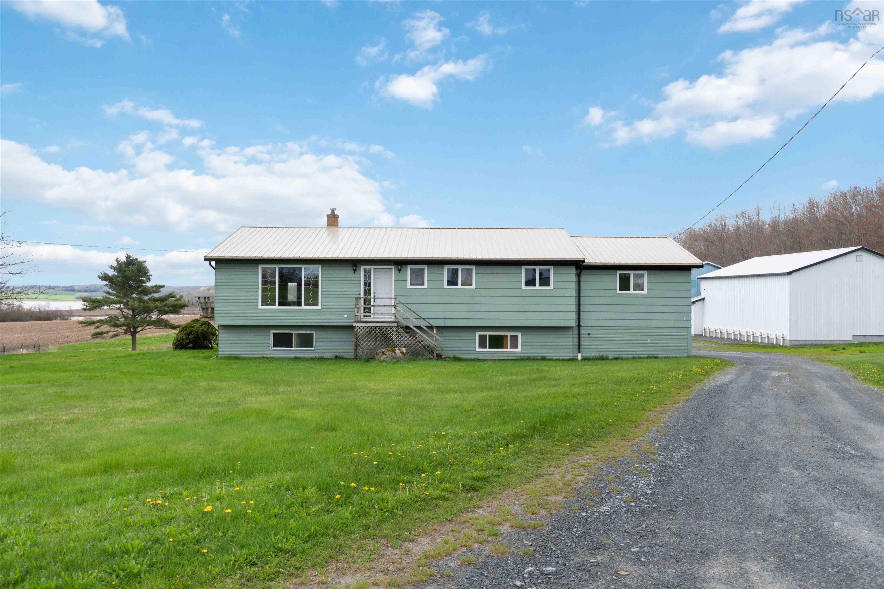 $599,900.00: 2849 Highway 215, Centre Burlington