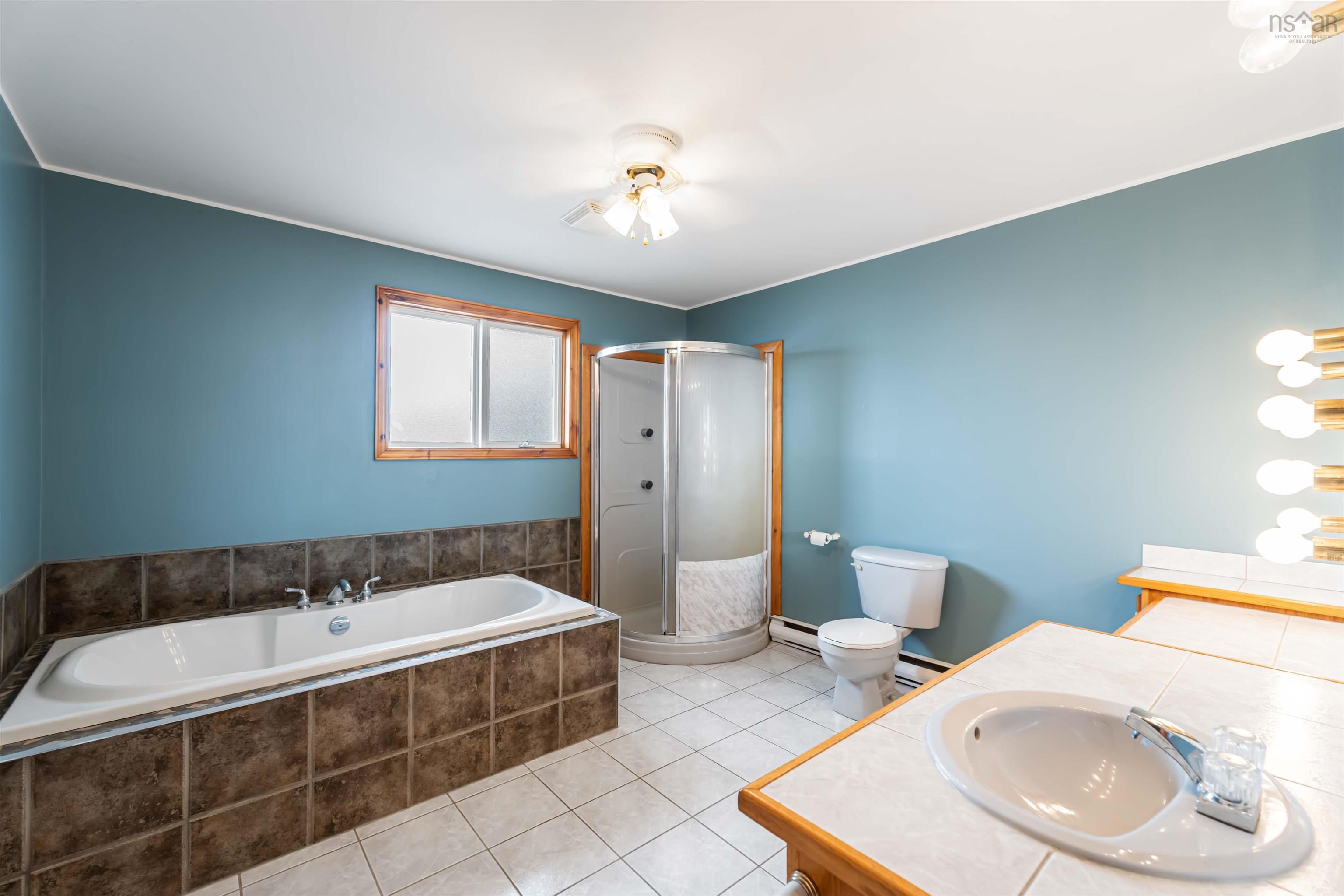 $599,900.00: 2849 Highway 215, Centre Burlington